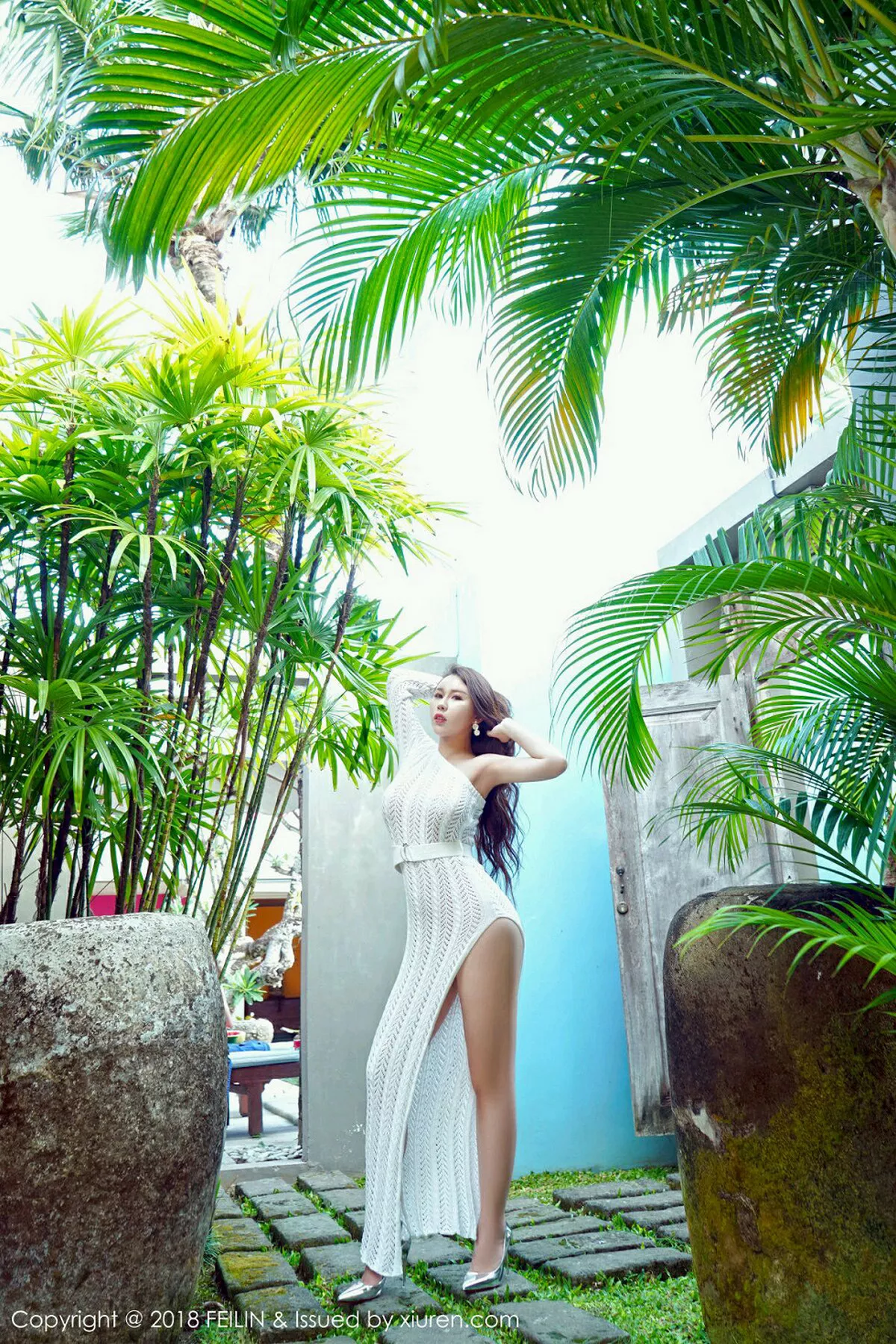 秀人集.com_[FeiLin嗲囡囡]Vol.143_女神Egg-尤妮丝菲律宾旅拍粉色高叉连体衣秀丰乳肥臀诱惑写真45P