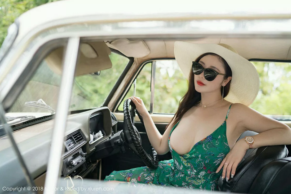 秀人集.com_[MiStar魅妍社]Vol.226_嫩模雪千紫泰国清迈旅拍私房内衣+真空连身裙爆乳诱惑写真30P