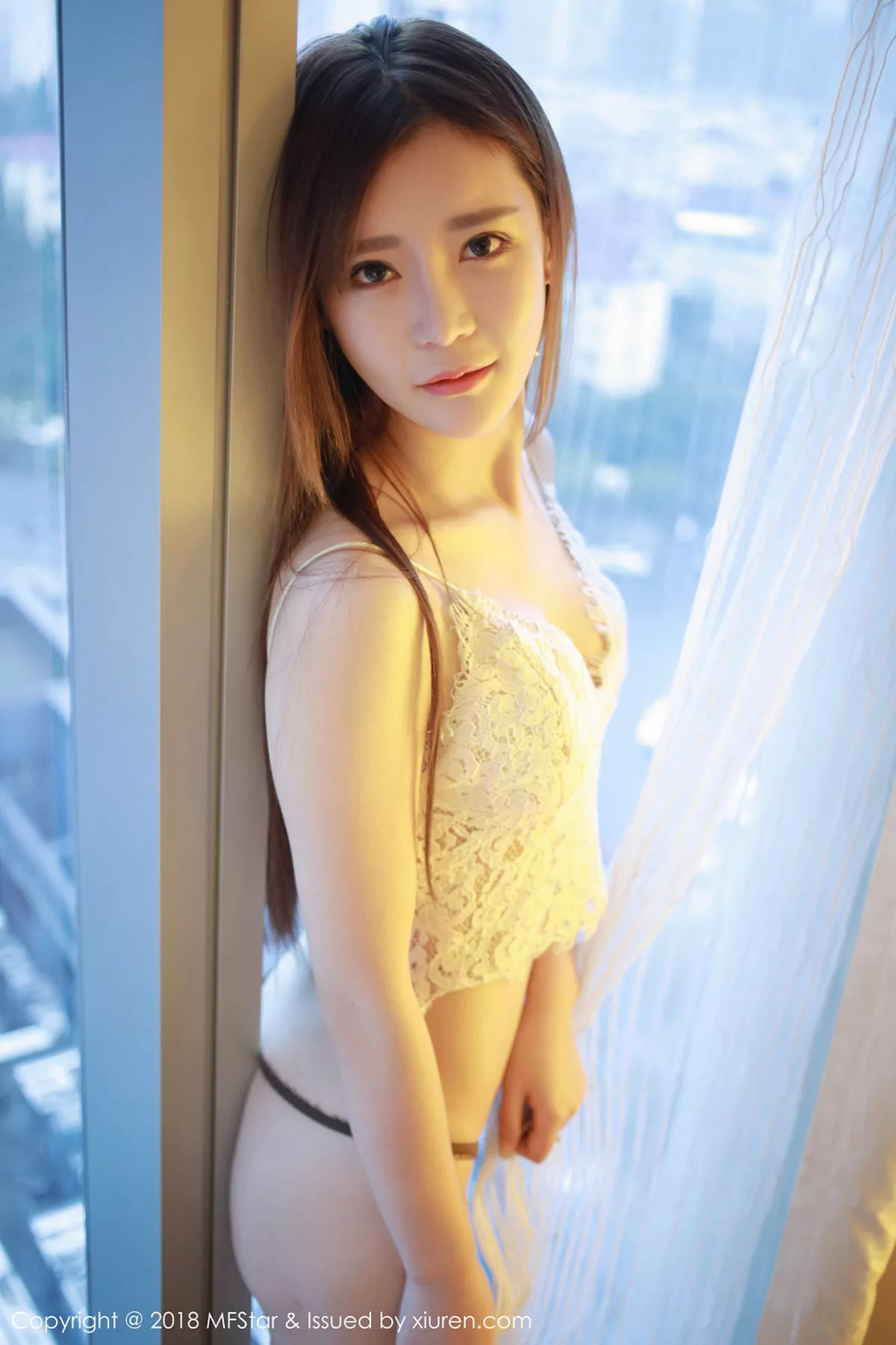 秀人集.com_[MFStar模范学院]Vol.128_嫩模佟蔓baby私房白色蕾丝内衣配丁字裤半脱火辣诱惑写真45P