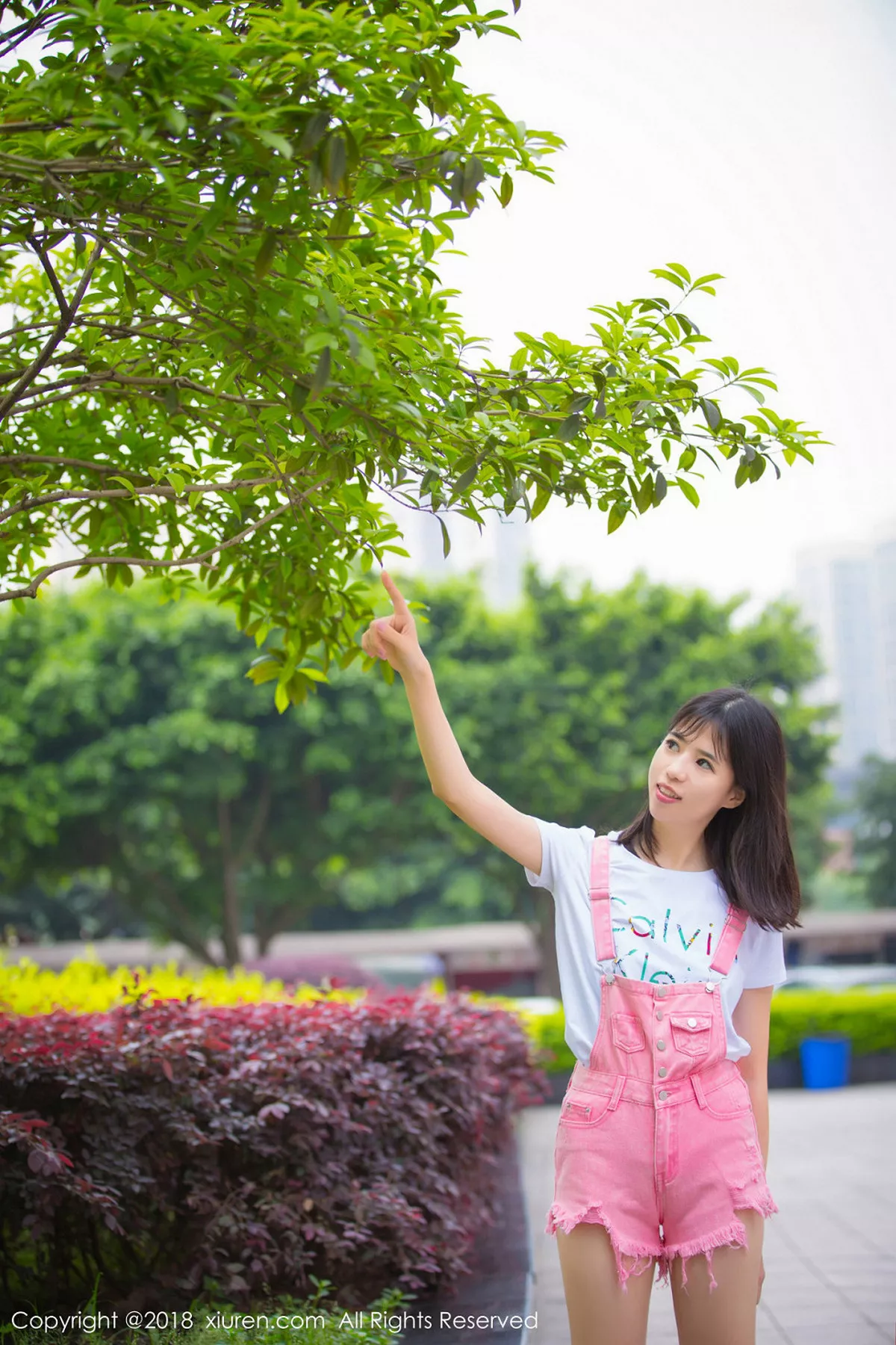 秀人集.com_[XiuRen秀人网]No.1026_嫩模艾栗栗居家黑色蕾丝内衣+户外清新美腿魅惑写真42P