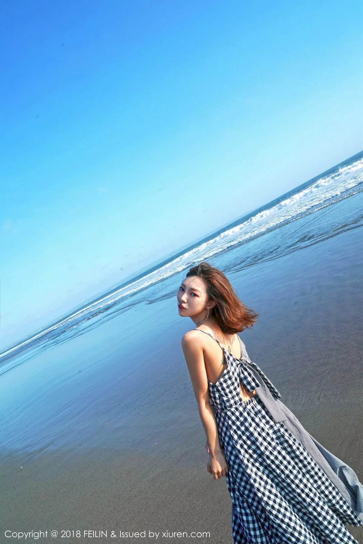 秀人集.com_[FeiLin嗲囡囡]Vol.142_嫩模冯木木LRIS班塔延岛旅拍海边清新吊带连身裙写真46P