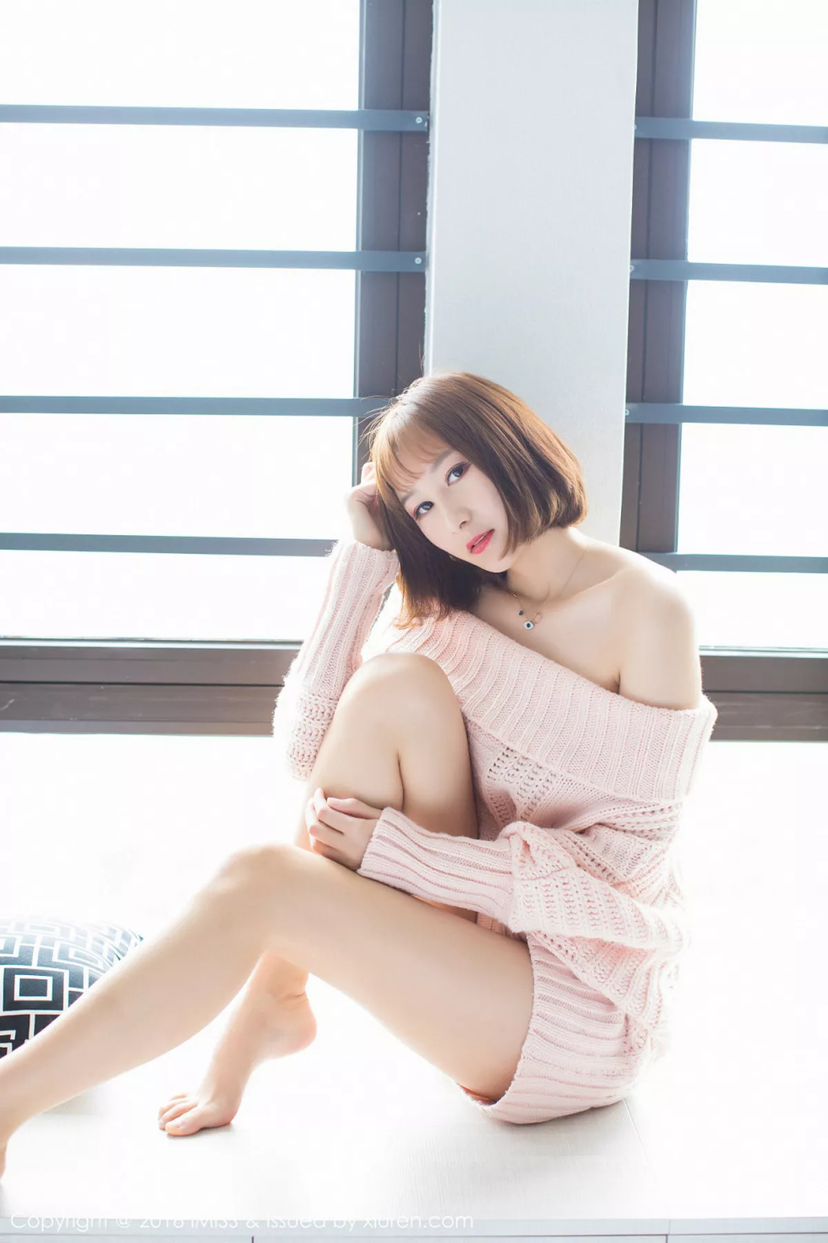 秀人集.com_[IMISS爱蜜社]Vol.240_嫩模九尾Ivy吊带背心配无内肉丝裤袜透视秀翘臀诱惑写真53P