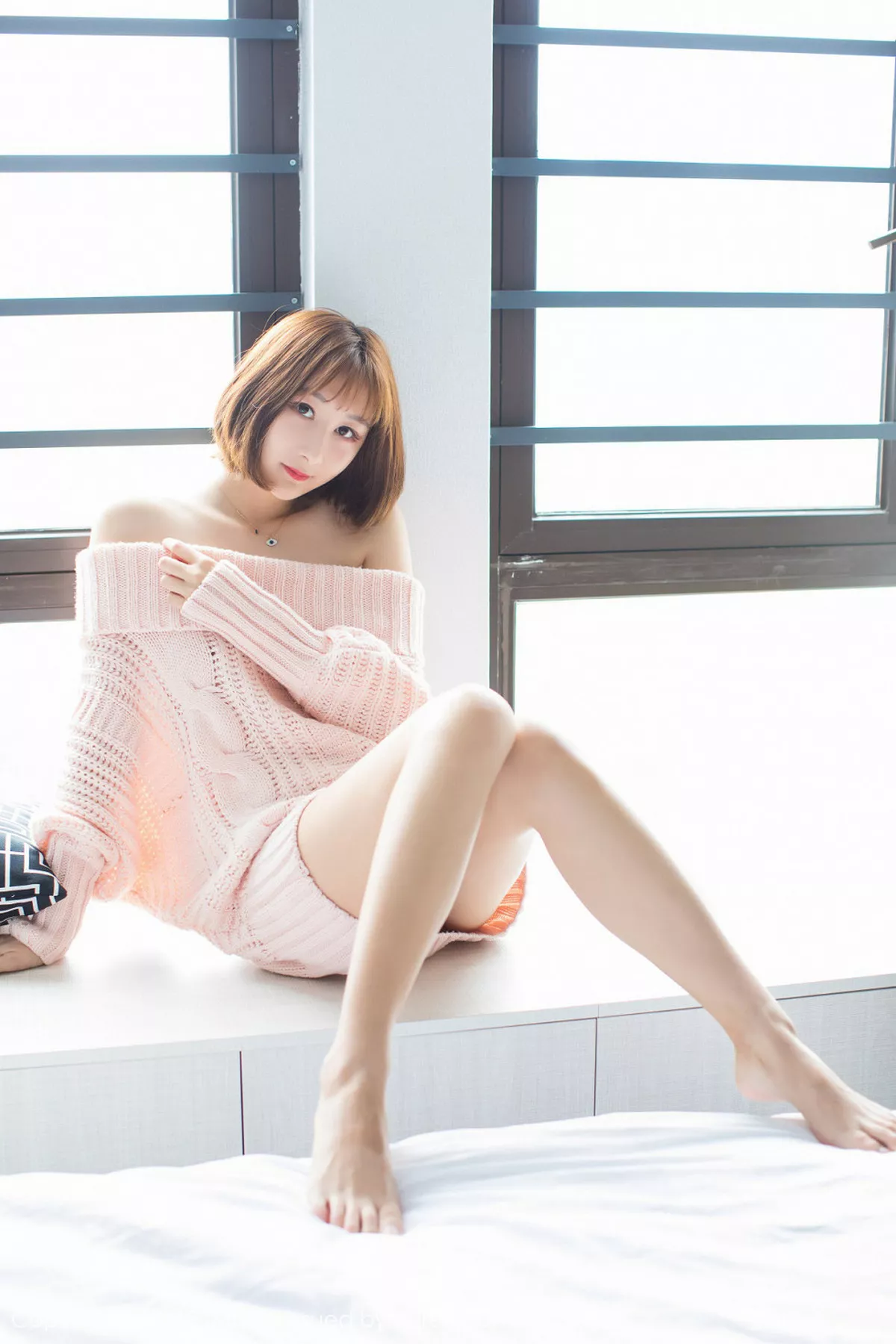 秀人集.com_[IMISS爱蜜社]Vol.240_嫩模九尾Ivy吊带背心配无内肉丝裤袜透视秀翘臀诱惑写真53P