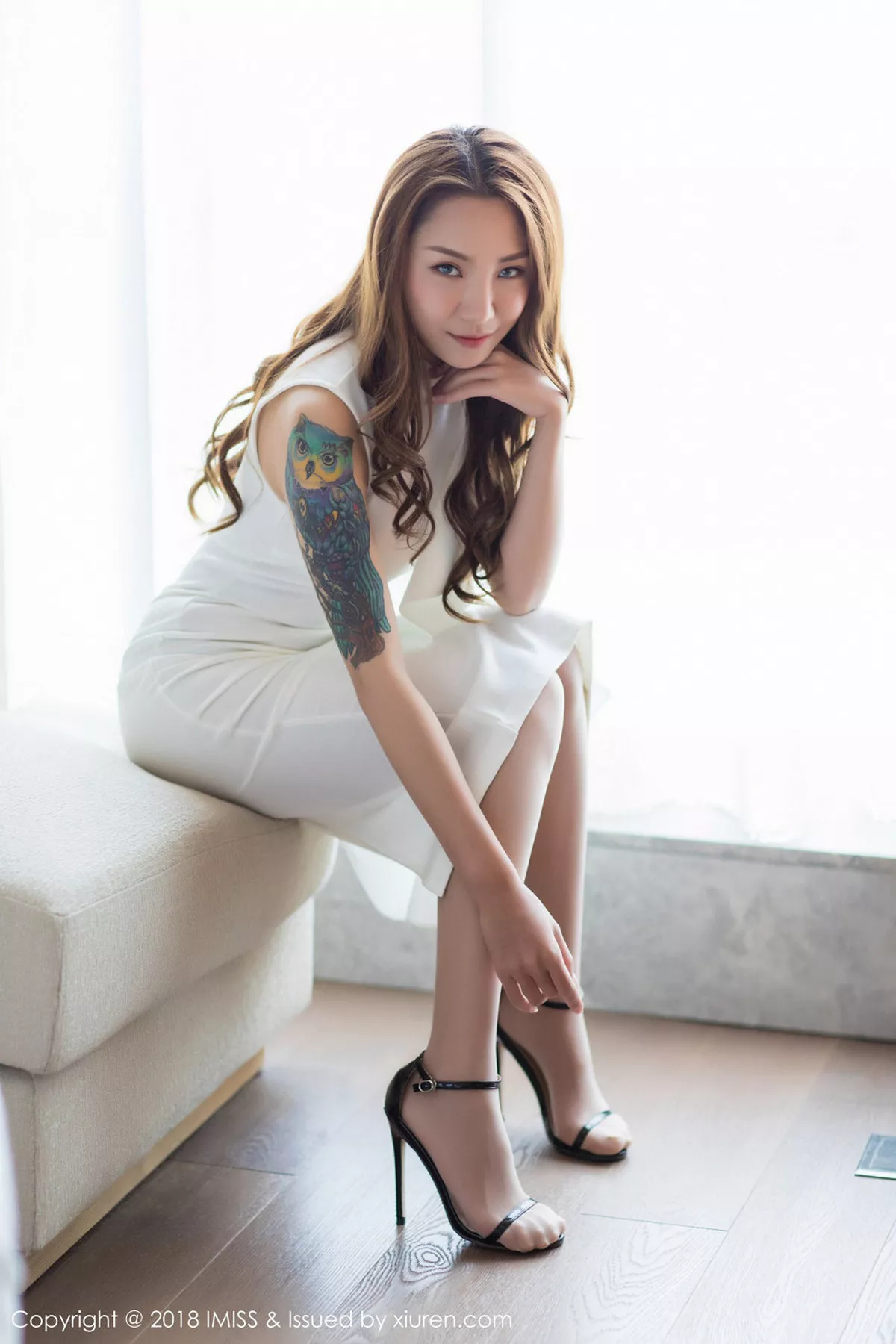 秀人集.com_[IMISS爱蜜社]Vol.257_嫩模Vissa红色低胸连身裙+私房真空白衬衣露美乳诱惑写真62P