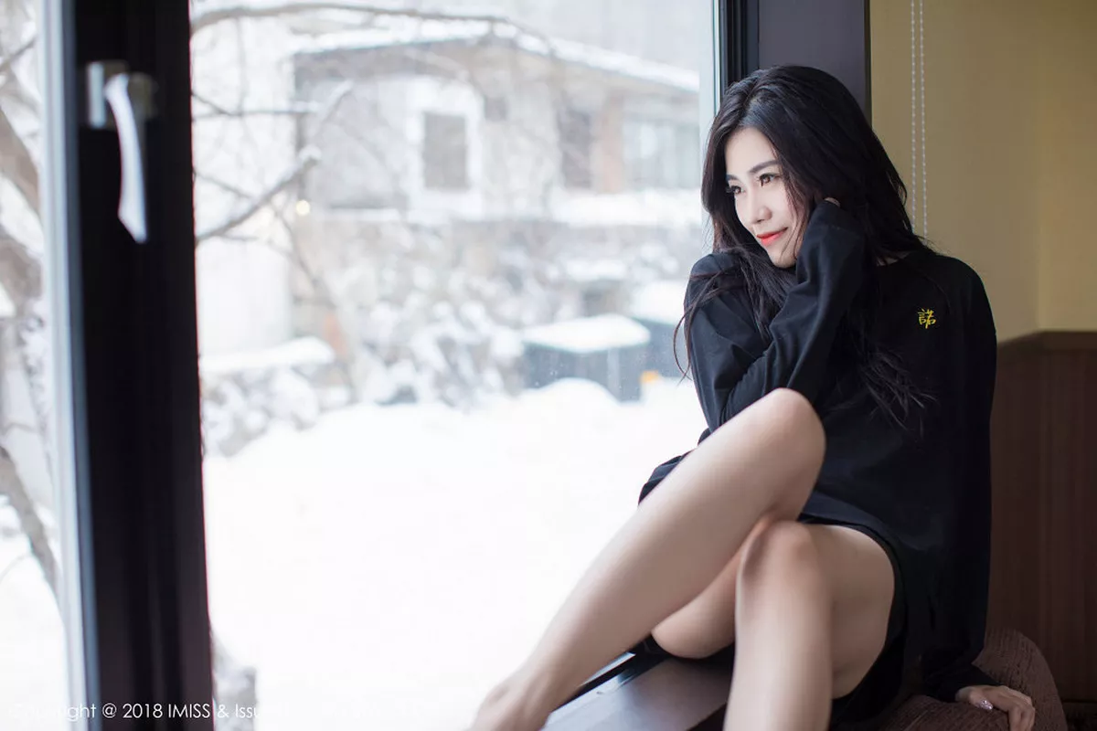 秀人集.com_[IMISS爱蜜社]Vol.262_女神许诺Sabrina北海道旅拍户外雪地优雅气质妩媚迷人写真42P