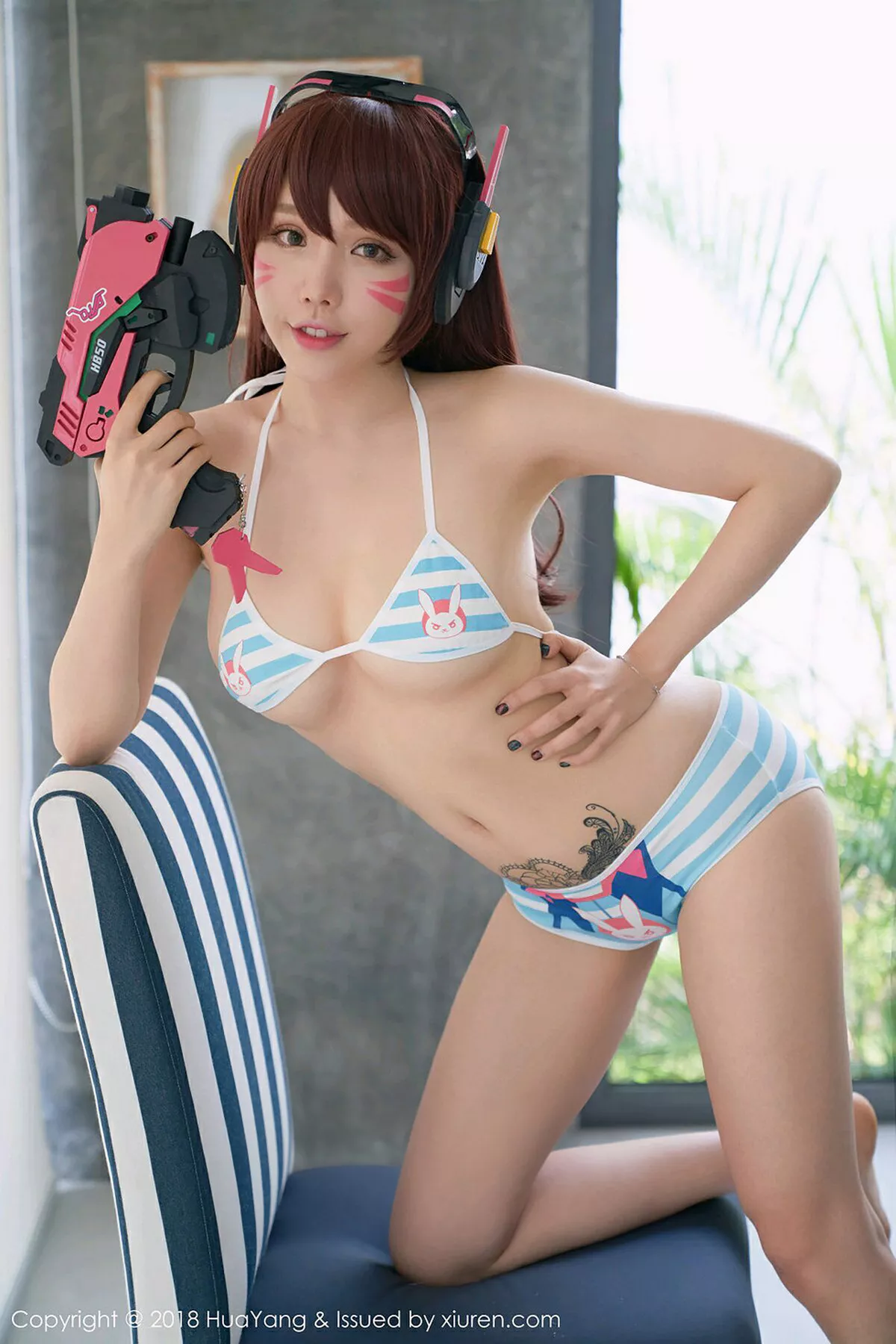 秀人集.com_[HuaYang花漾]Vol.050_嫩模黄乐然吉普岛旅拍无内肉丝裤袜秀翘臀屁沟火辣诱惑写真44P