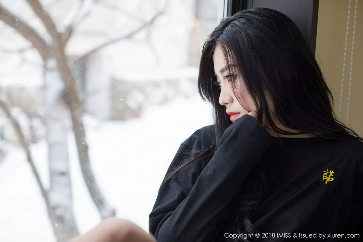 秀人集.com_[IMISS爱蜜社]Vol.262_女神许诺Sabrina北海道旅拍户外雪地优雅气质妩媚迷人写真42P