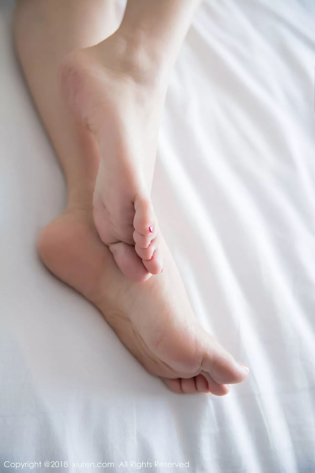 秀人集.com_[XiuRen秀人网]No.1067_女神芝芝Booty普吉岛旅拍全裸上身秀豪乳翘臀火辣诱惑写真53P