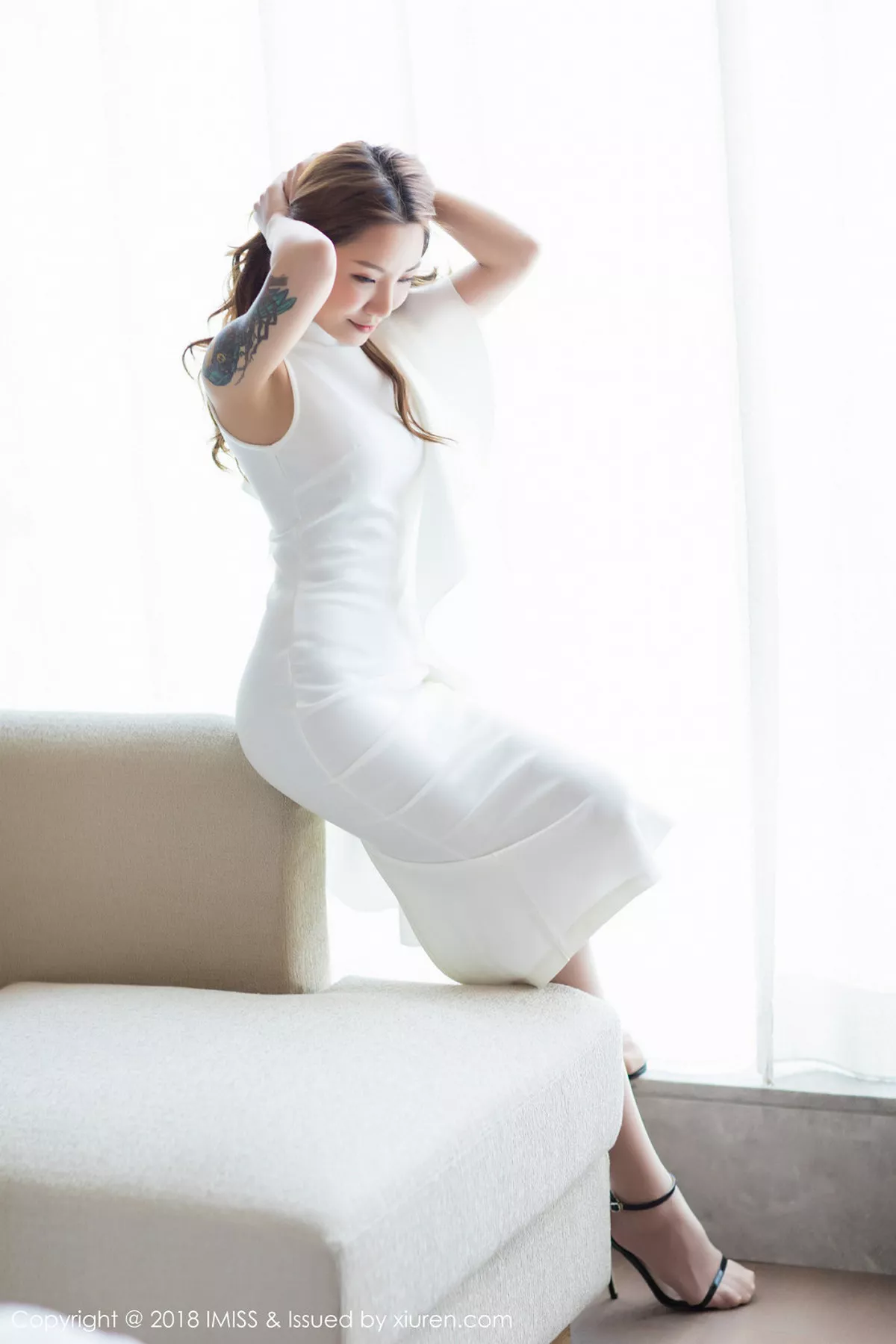 秀人集.com_[IMISS爱蜜社]Vol.257_嫩模Vissa红色低胸连身裙+私房真空白衬衣露美乳诱惑写真62P