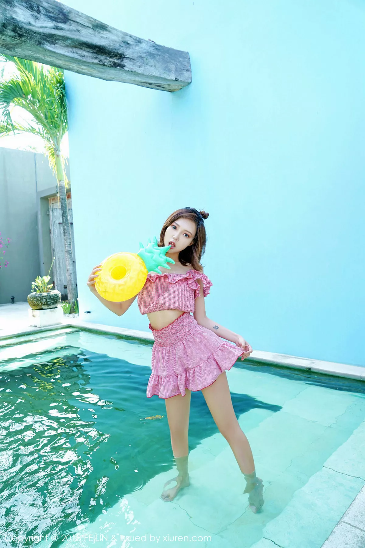 秀人集.com_[FeiLin嗲囡囡]Vol.150_嫩模冯木木LRIS班塔延岛旅拍性感内衣秀一字马诱惑写真50P