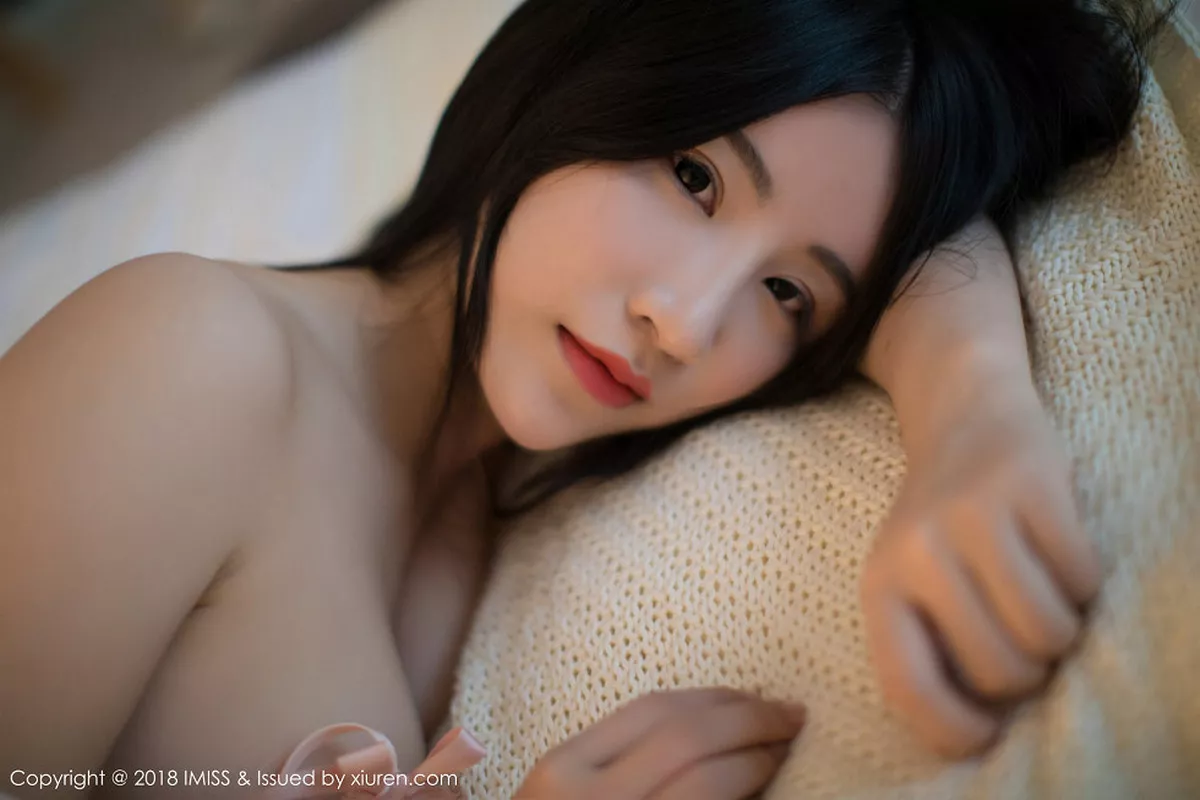 秀人集.com_[IMISS爱蜜社]Vol.265_女神绯月樱-Cherry粉色吊带蕾丝内衣撩人姿势惹火诱惑写真52P