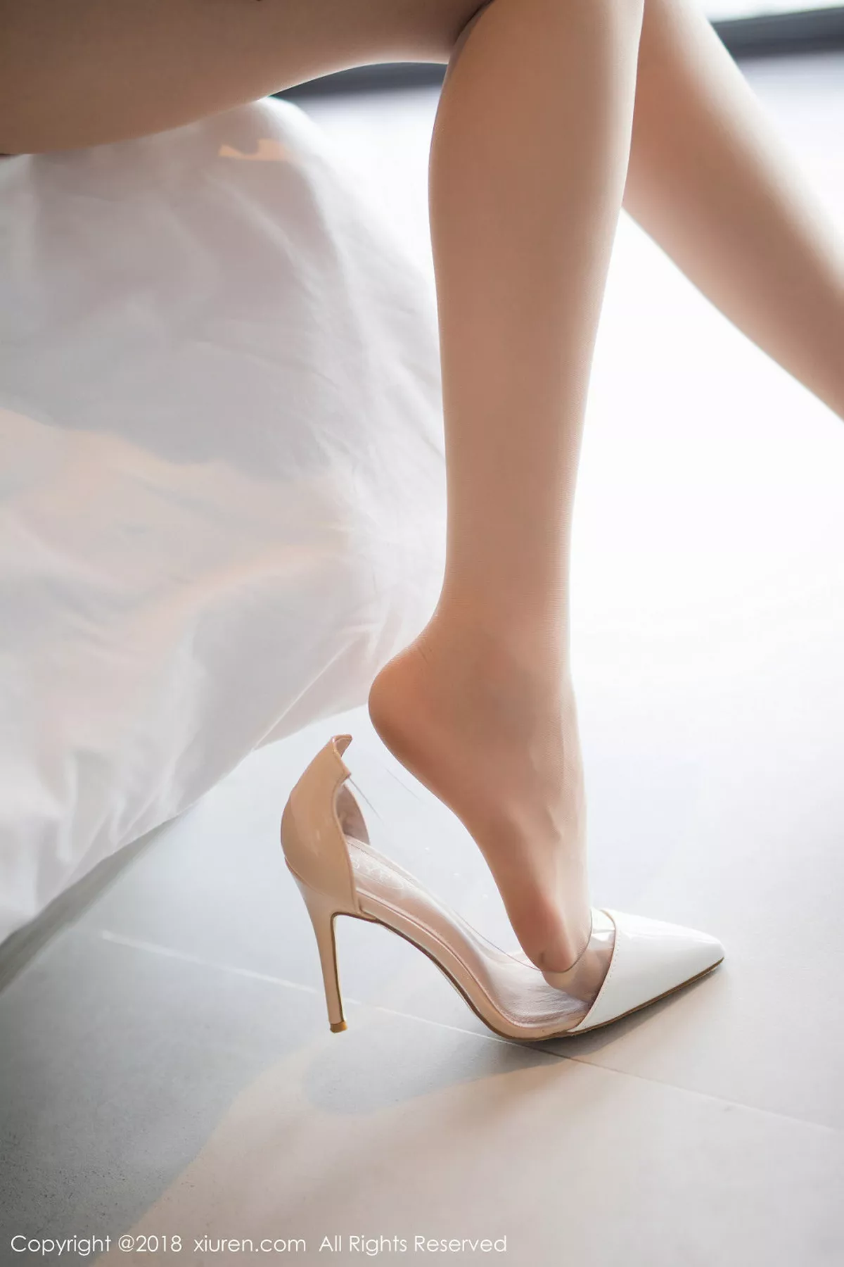 秀人集.com_[XiuRen秀人网]No.1085_女神黄乐然普吉岛旅拍职业装露黑色内衣秀白嫩美乳诱惑写真50P