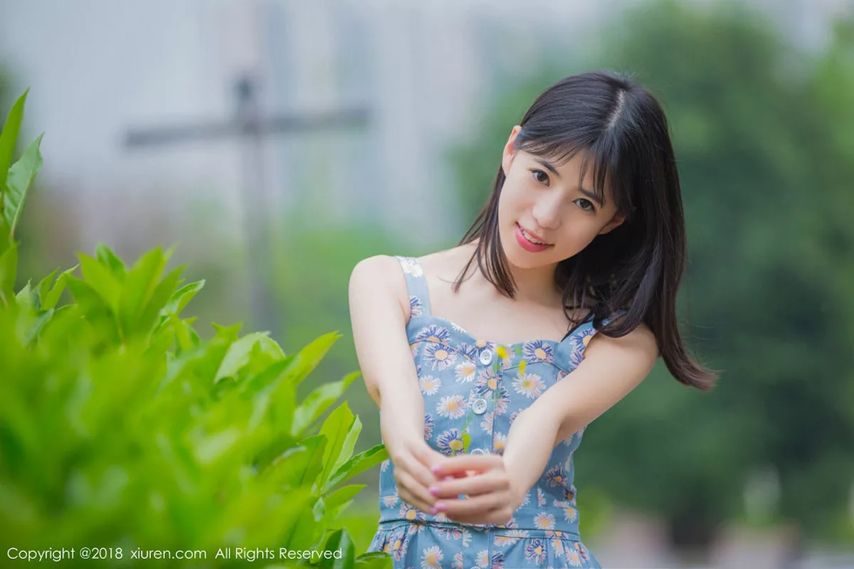 秀人集.com_[XiuRen秀人网]No.1094_嫩模艾栗栗性感学生制服半脱黑色蕾丝内衣秀美胸迷人写真50P