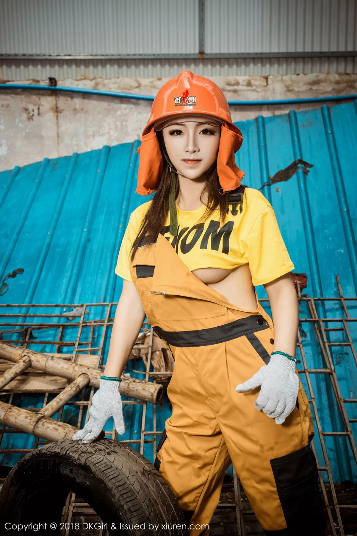 秀人集.com_[DKGirl御女郎]Vol.077_嫩模媛美人真空工装+全裸上身露丰乳肥臀惹火诱惑写真50P