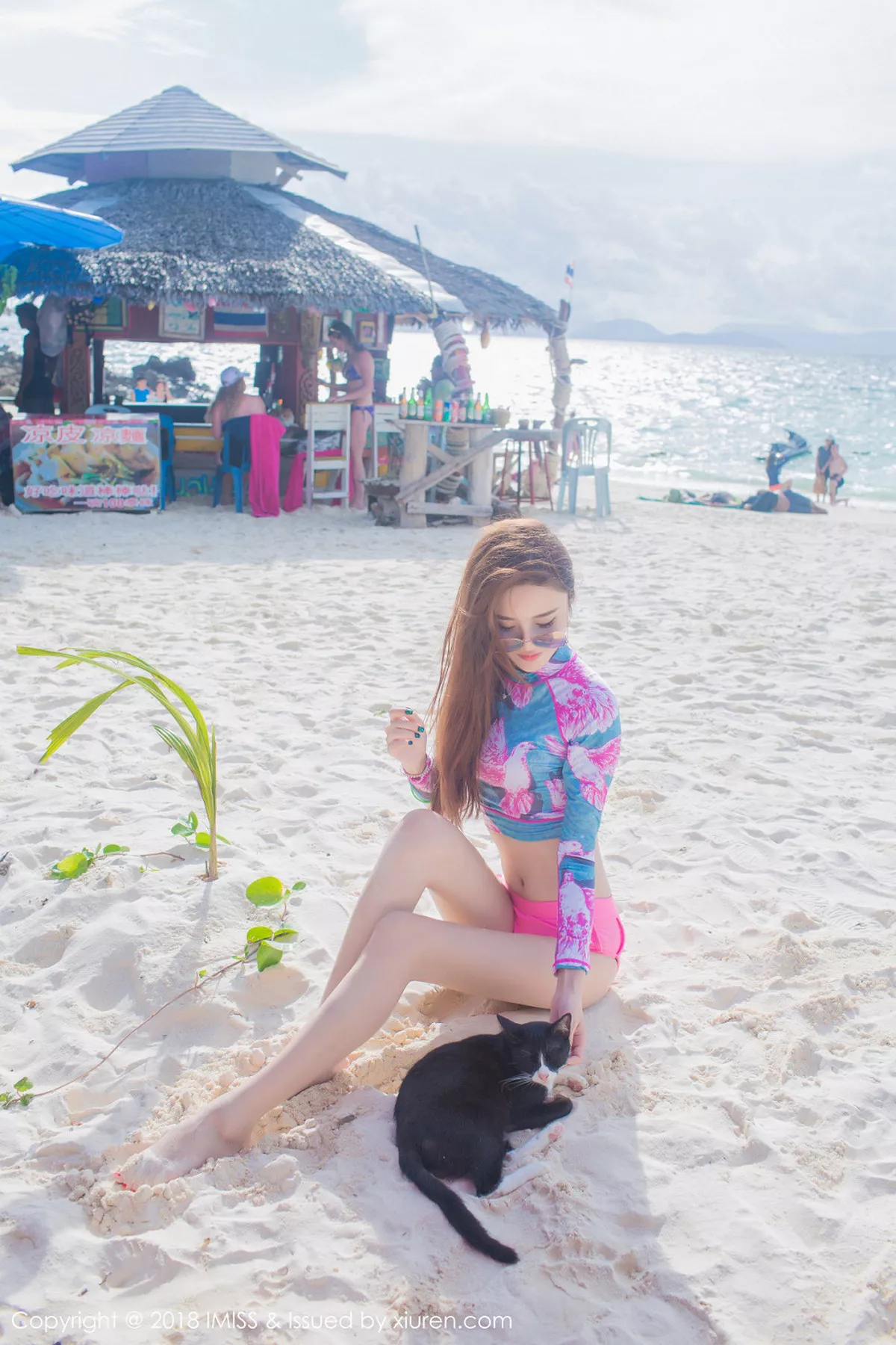 秀人集.com_[IMISS爱蜜社]Vol.279_丽质美女艾司沙滩边红色内裤+泳池边性感比基尼秀完美身材写真52P