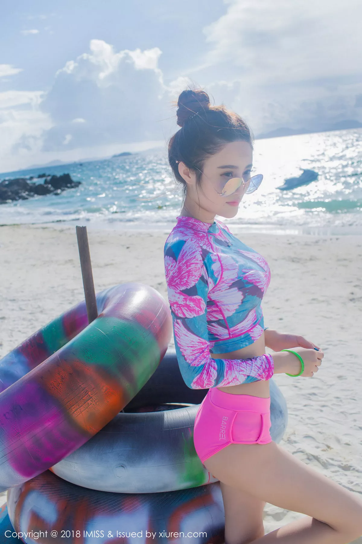 秀人集.com_[IMISS爱蜜社]Vol.279_丽质美女艾司沙滩边红色内裤+泳池边性感比基尼秀完美身材写真52P