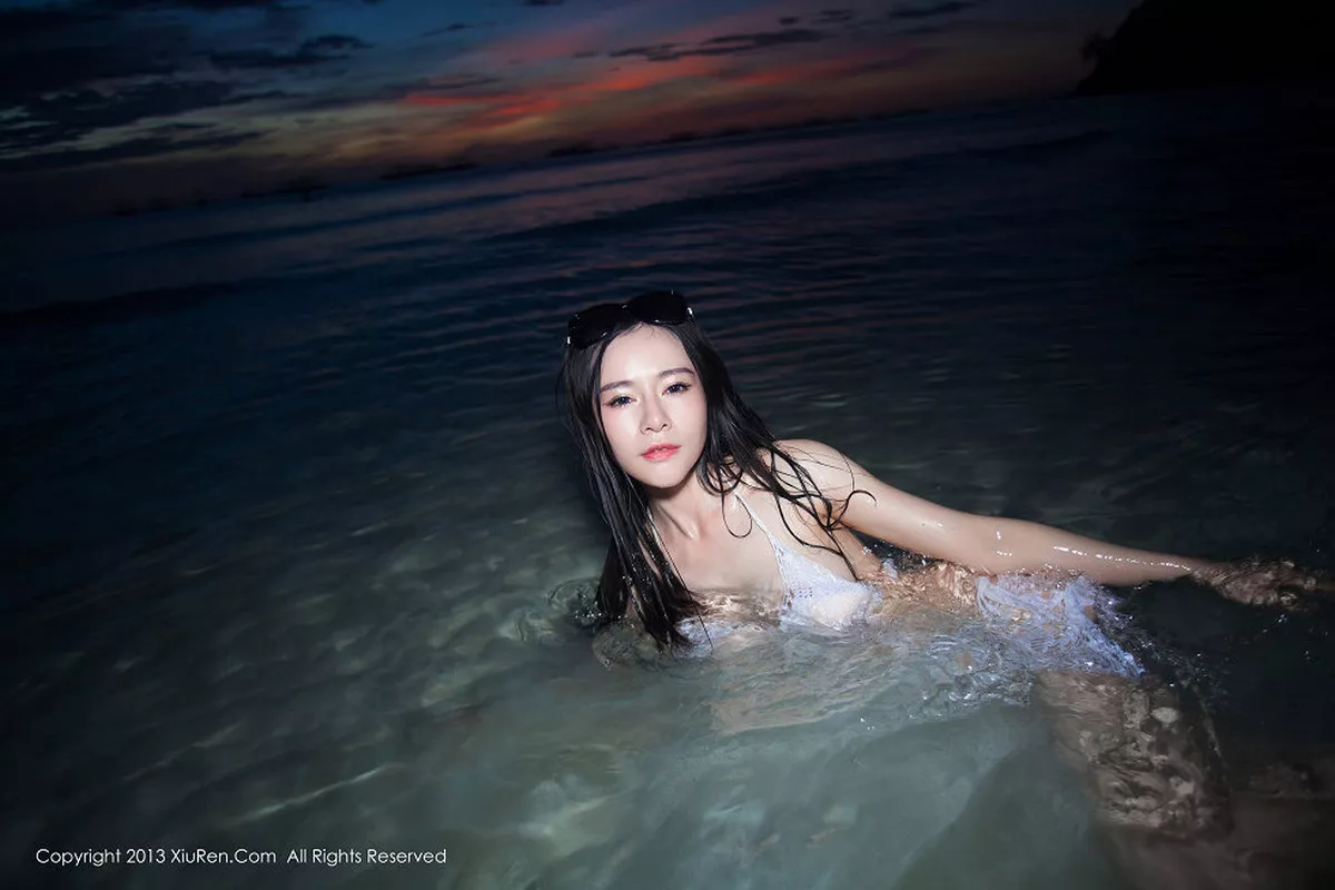 秀人集.com_[XiuRen秀人网]No.069_嫩模nancy小姿白色情趣内衣泳池里湿身诱惑写真73P