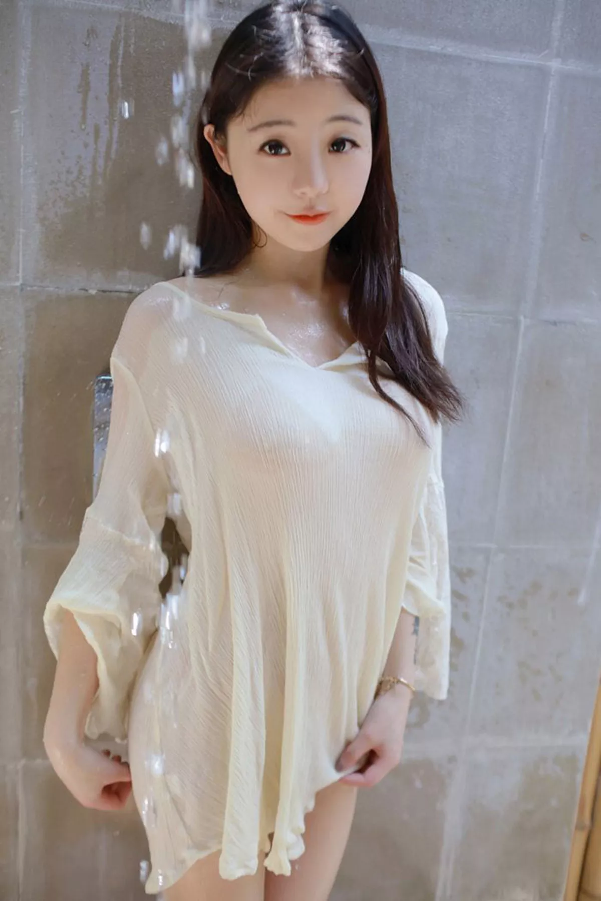 秀人集.com_[MFStar模范学院]Vol.072_嫩模佘贝拉bella马尔代夫旅拍浴室里湿身诱惑秀美乳53P