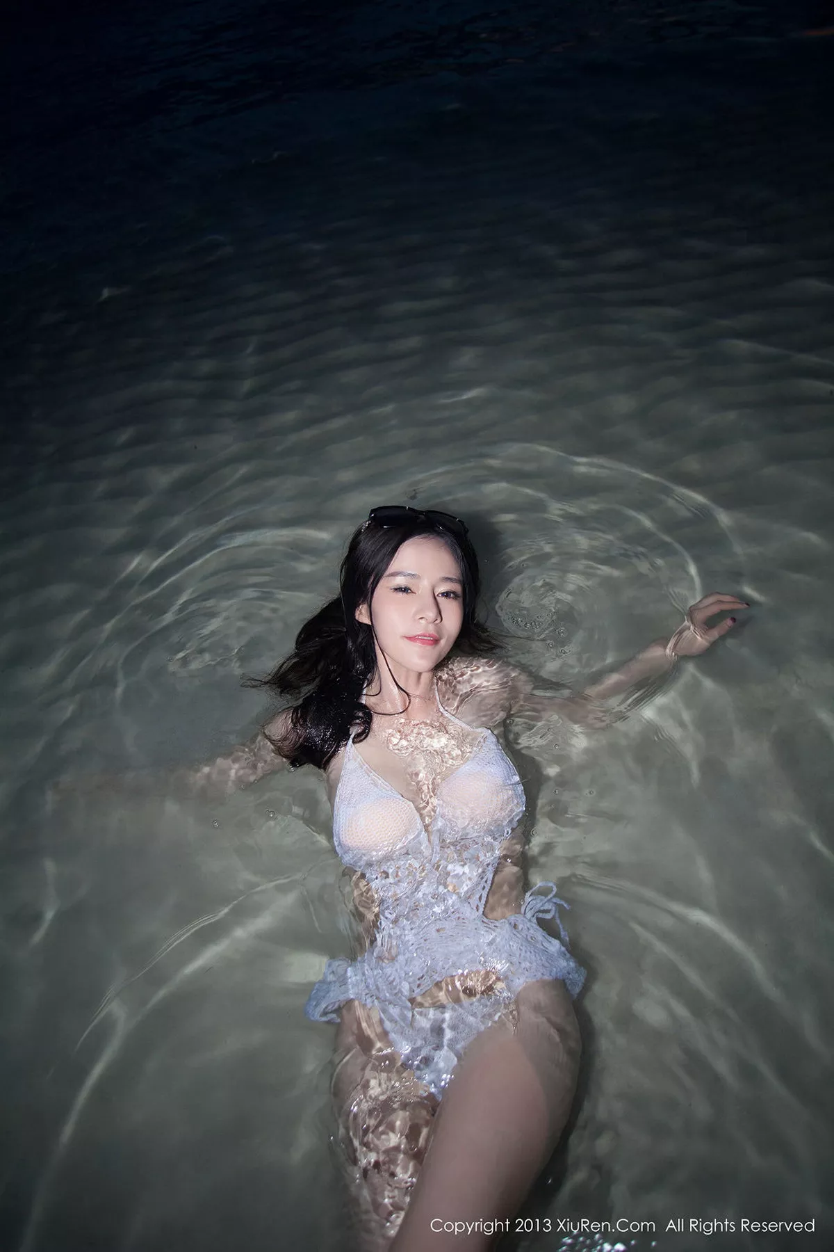 秀人集.com_[XiuRen秀人网]No.069_嫩模nancy小姿白色情趣内衣泳池里湿身诱惑写真73P