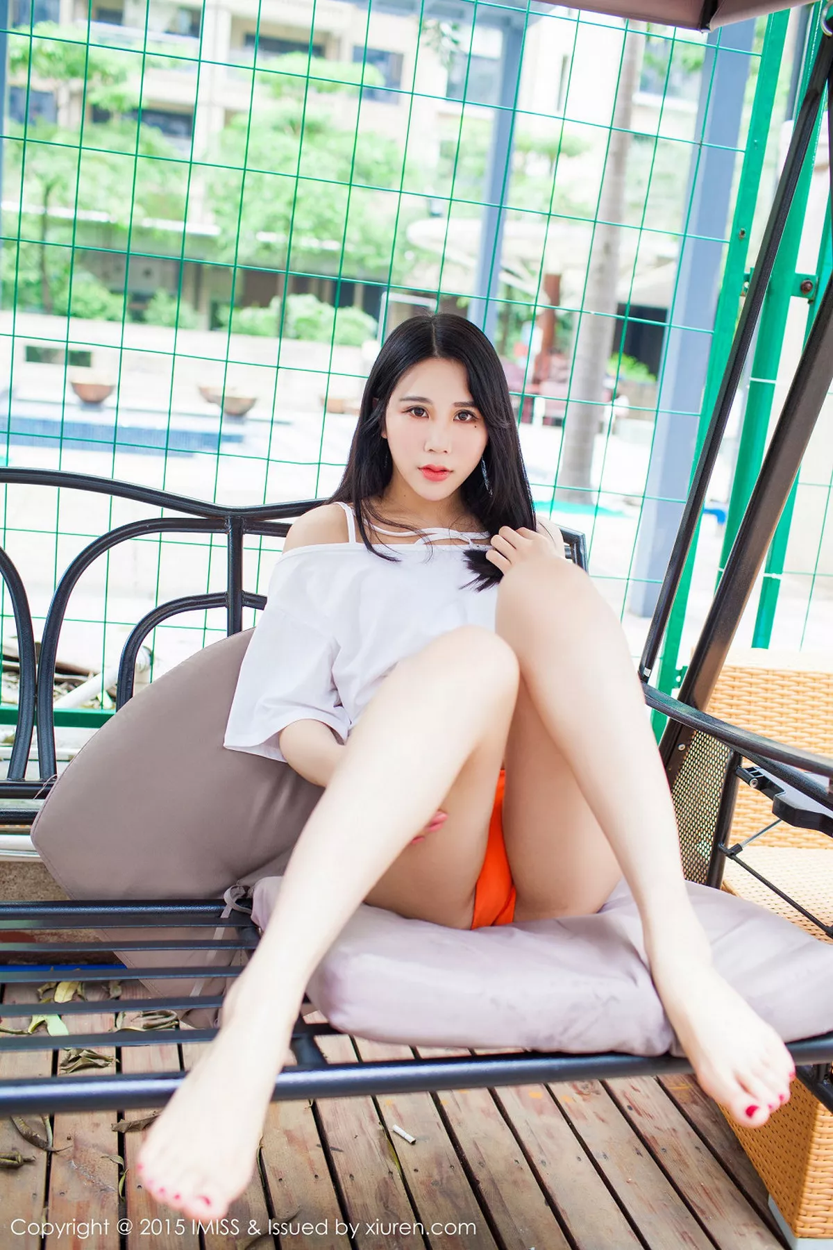 秀人集.com_[IMISS爱蜜社]Vol.048_嫩模林恩芝黑色蕾丝内裤秀美臀性感内衣迷人美胸写真50P