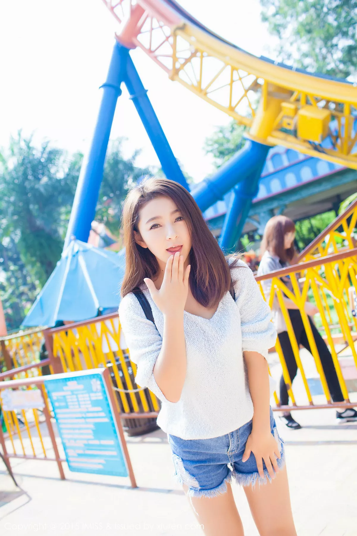 秀人集.com_[IMISS爱蜜社]Vol.049_嫩模夏茉GIGI蓝色齐逼牛仔热裤性感内衣完美诱惑写真47P