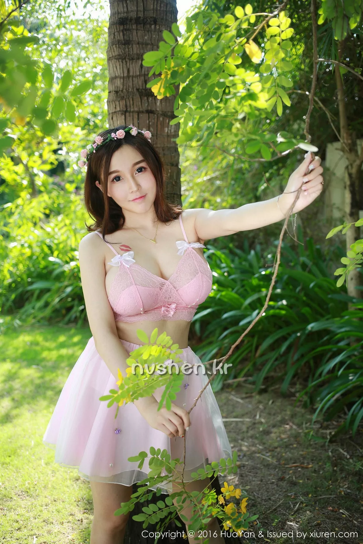 秀人集.com_[HuaYan花の颜]Vol.007_嫩模沈蜜桃off三亚旅拍巨乳花仙子粉红内衣秀豪乳写真55P