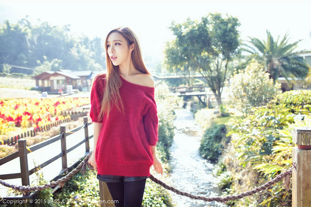 秀人集.com_[IMISS爱蜜社]Vol.047_嫩模游潇潇旅拍户外性感花色比基尼秀完美曲线写真54P