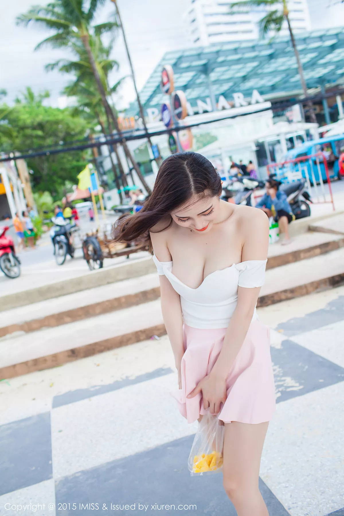 秀人集.com_[IMISS爱蜜社]Vol.041_嫩模SISY思普吉岛旅拍低胸上衣秀美乳高挑迷人写真61P