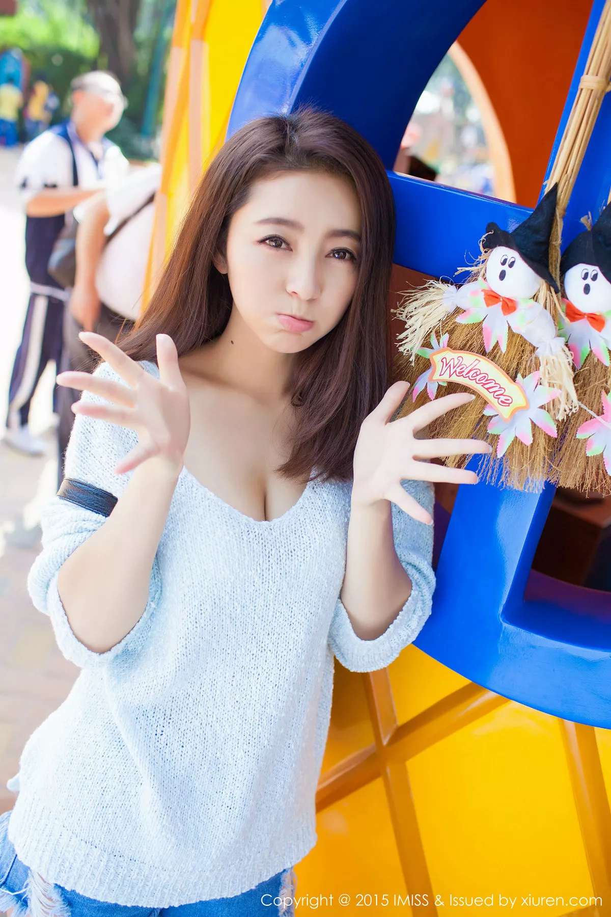 秀人集.com_[IMISS爱蜜社]Vol.049_嫩模夏茉GIGI蓝色齐逼牛仔热裤性感内衣完美诱惑写真47P