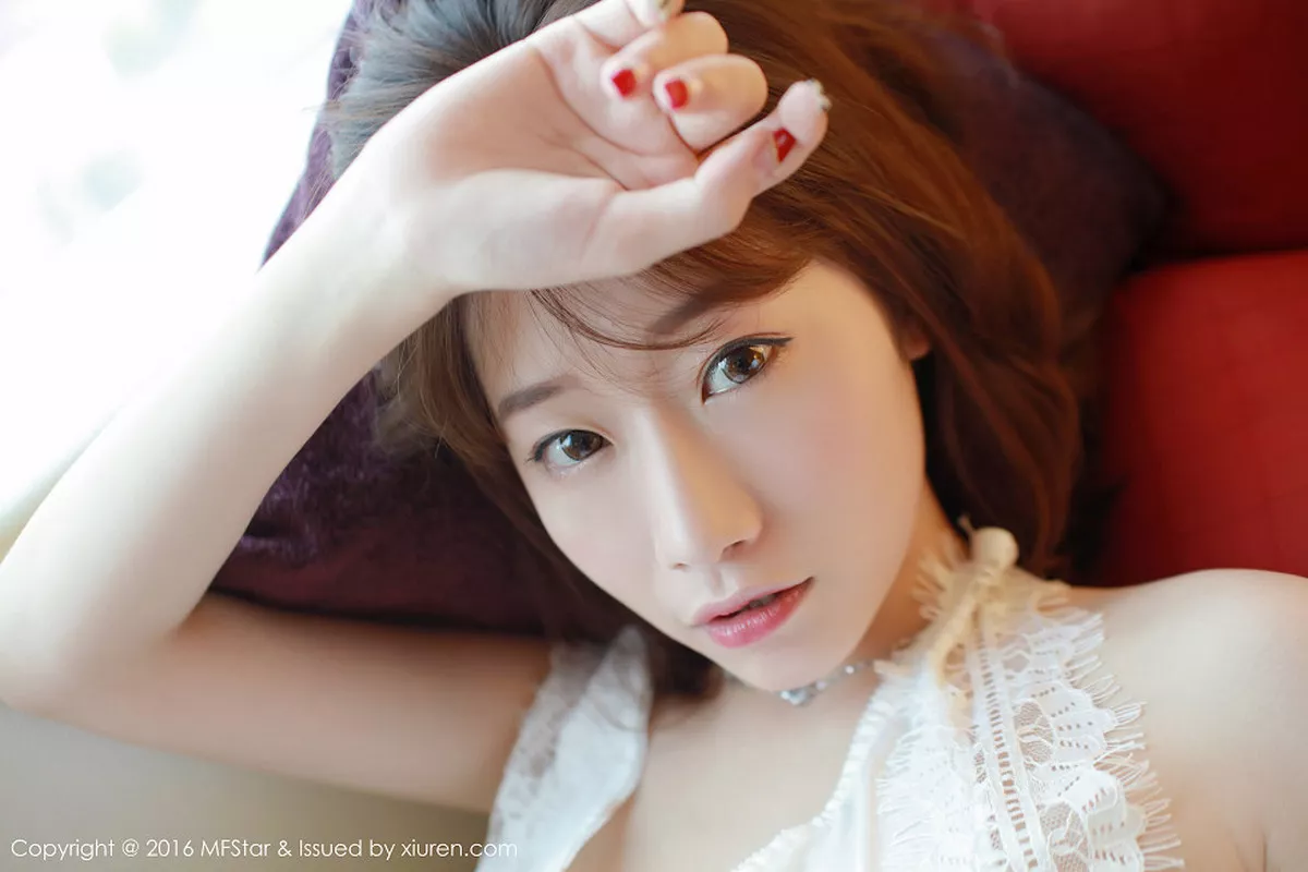 秀人集.com_[MFStar模范学院]Vol.066_嫩模陈思雨Mango居家私房内衣诱人美乳性感翘臀写真50P