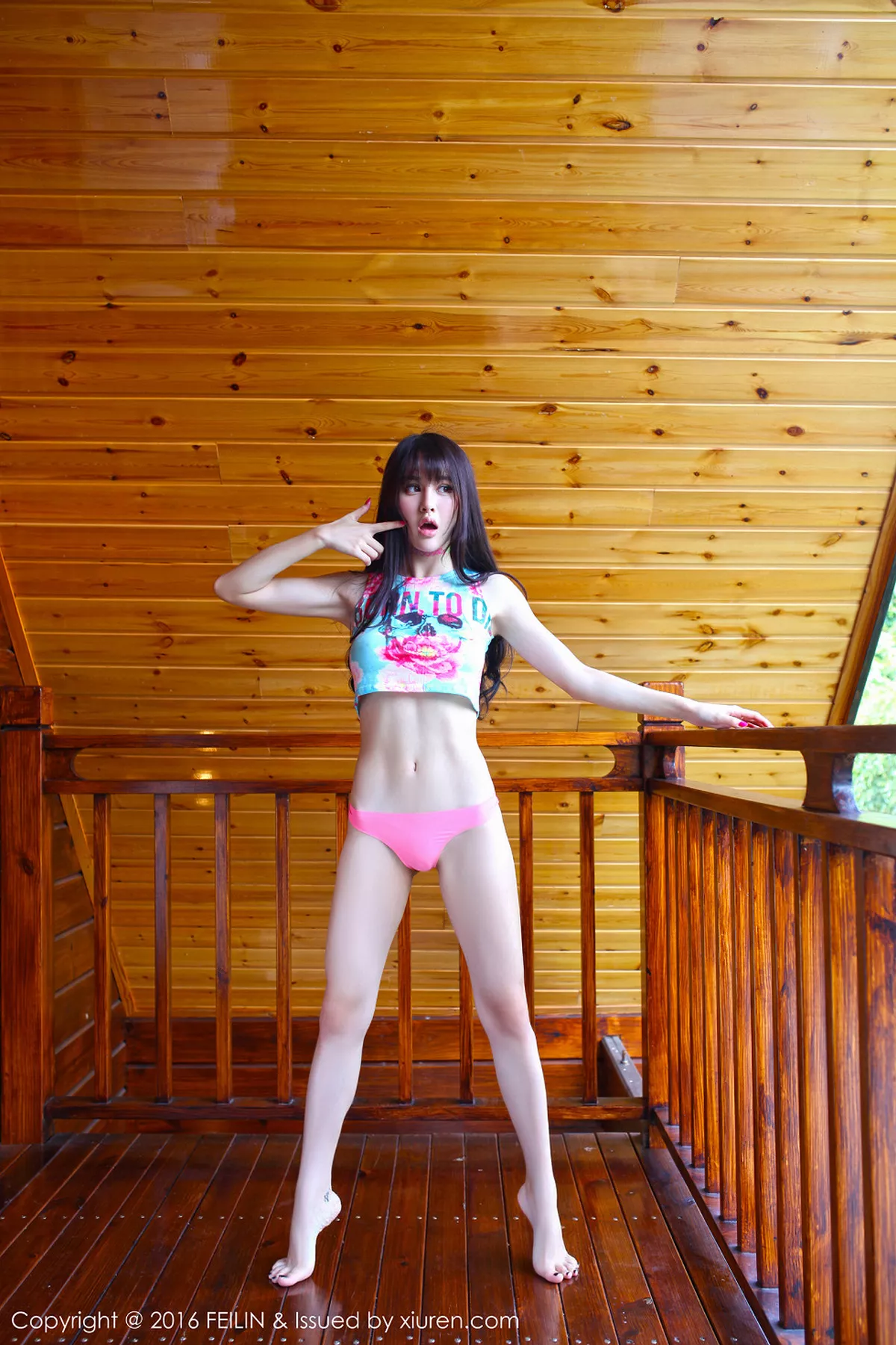 秀人集.com_[FeiLin嗲囡囡]Vol.053_嫩模Cheryl青树撩上衣秀半球粉红内裤性感迷人写真44P