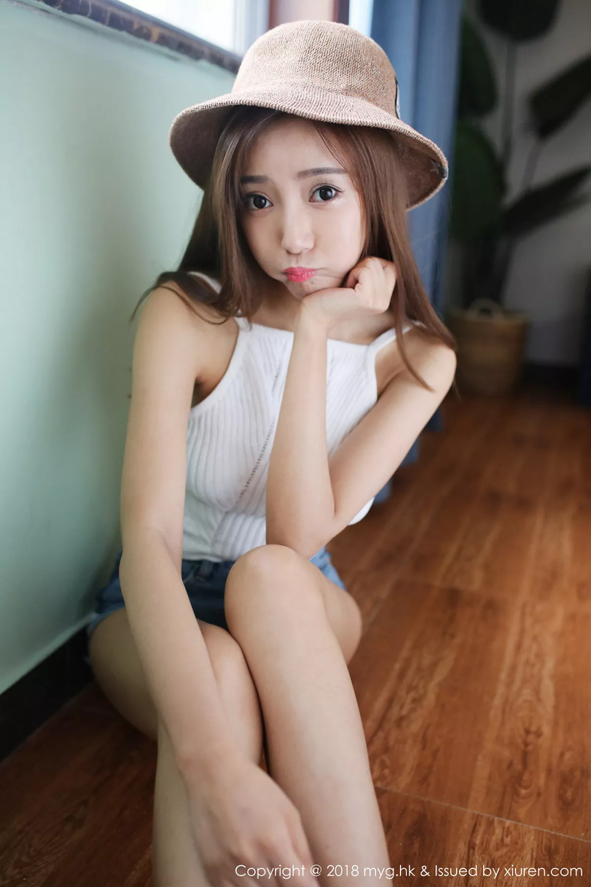 秀人集.com_[MyGirl美媛馆]Vol.312_嫩模王馨瑶yanni阳光美少女白色吊带衣配牛仔短裤性感写真47P