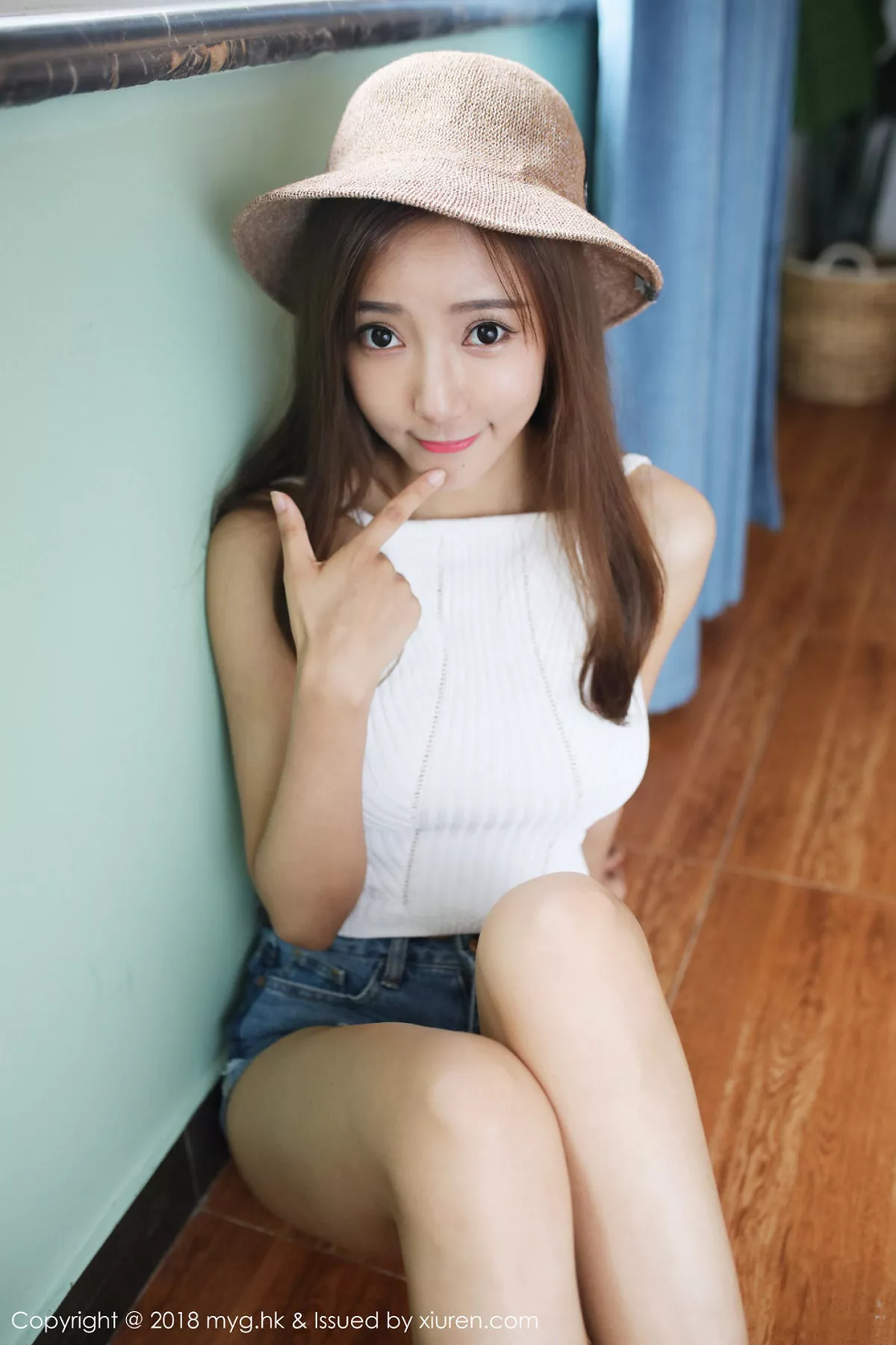 秀人集.com_[MyGirl美媛馆]Vol.312_嫩模王馨瑶yanni阳光美少女白色吊带衣配牛仔短裤性感写真47P