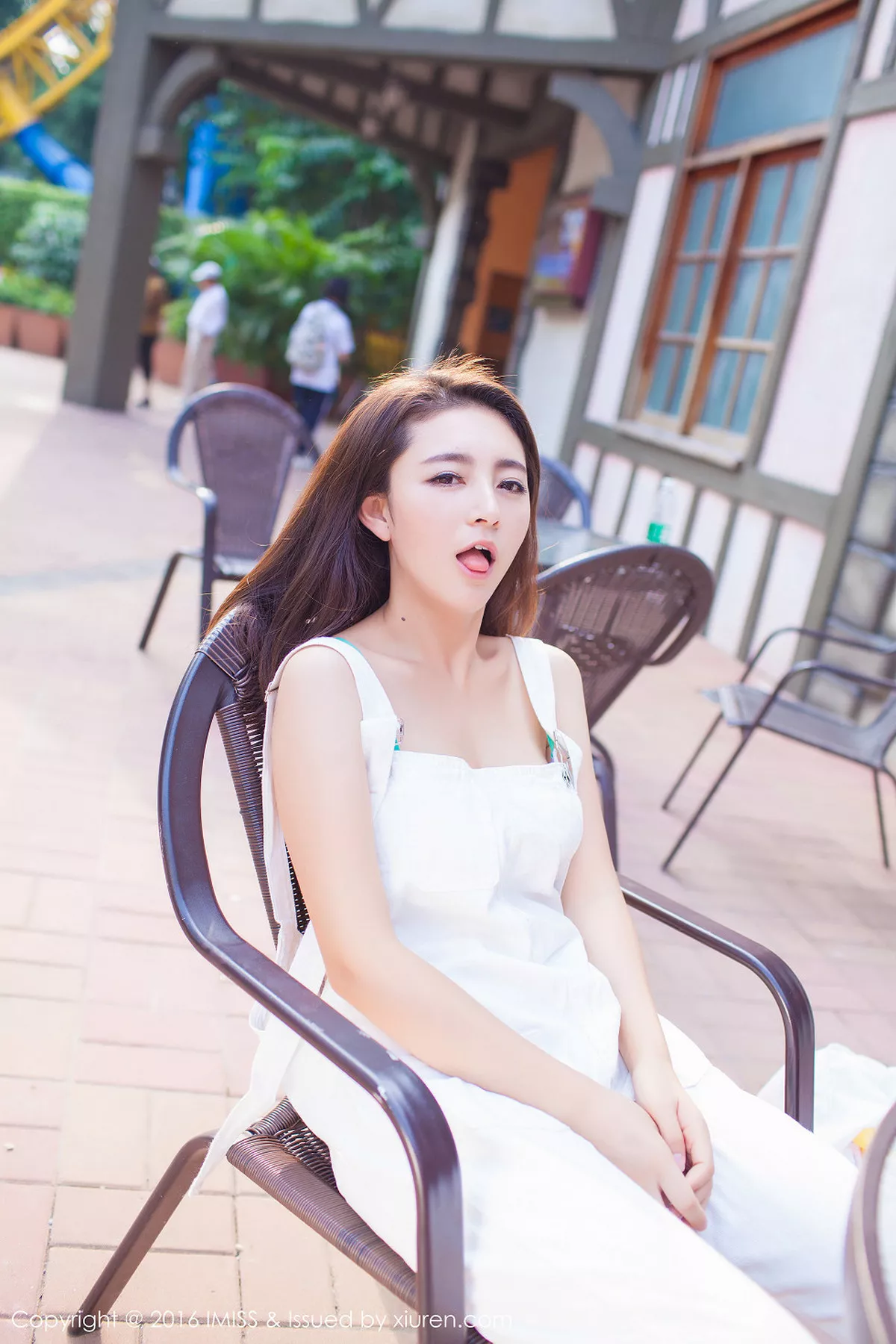 秀人集.com_[IMISS爱蜜社]Vol.066_嫩模夏茉GIGI豪车美女性感比基尼完美身材写真58P