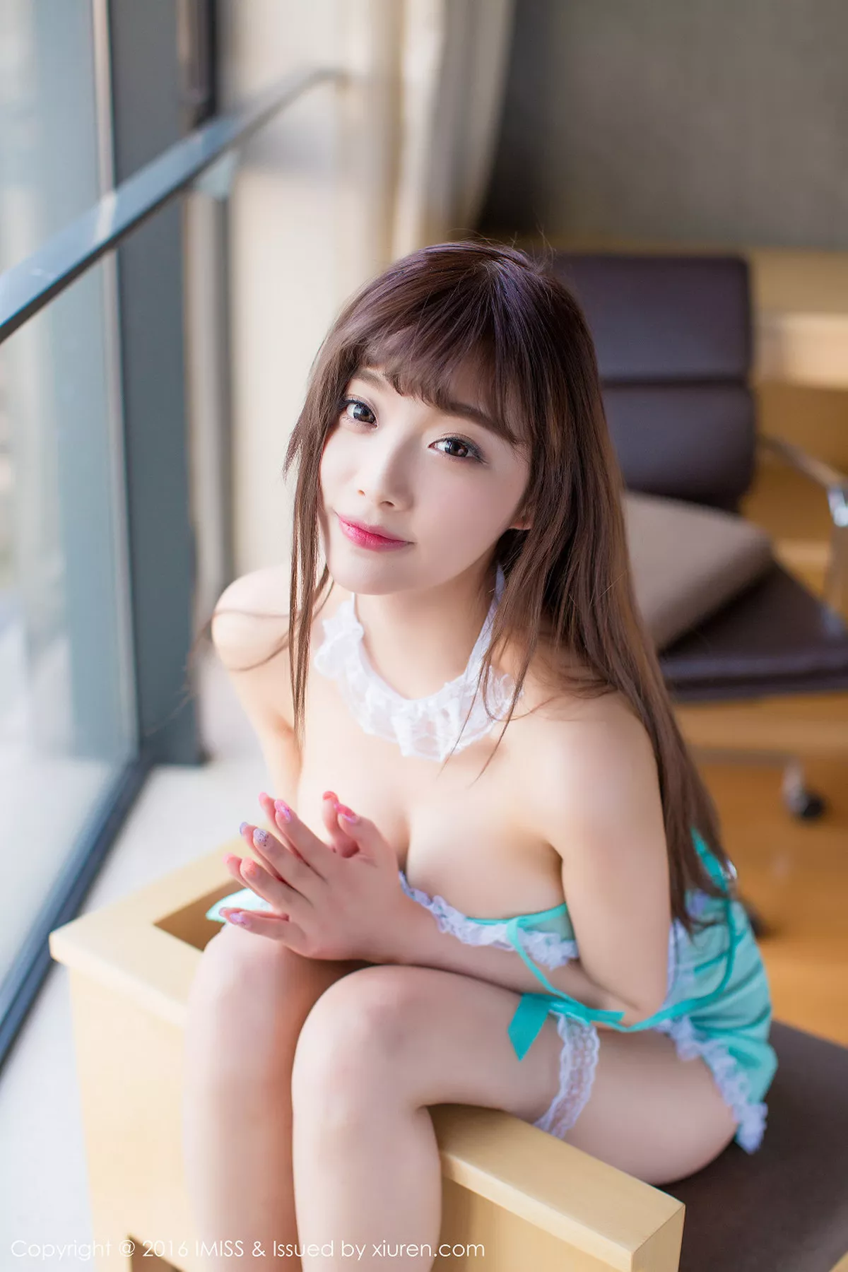 秀人集.com_[IMISS爱蜜社]Vol.073_嫩模Sugar小甜心CC空姐制服灰色吊带丝袜完美诱惑写真61P