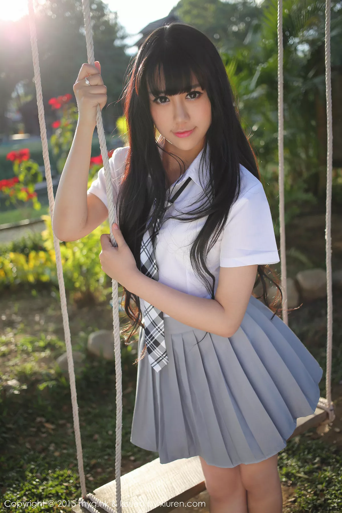 秀人集.com_[MyGirl美媛馆]Vol.096_嫩模杨晓青儿泰国旅拍清纯学生装花丛中的美仙子写真88P