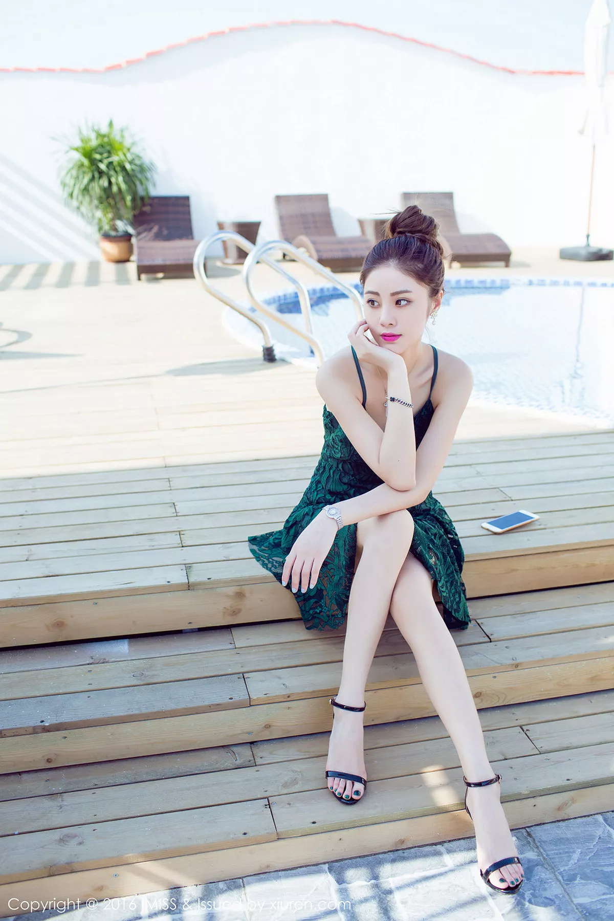 秀人集.com_[IMISS爱蜜社]Vol.090_秀丽美女菲儿亭亭玉立私房内衣白嫩肌肤靓丽迷人写真51P