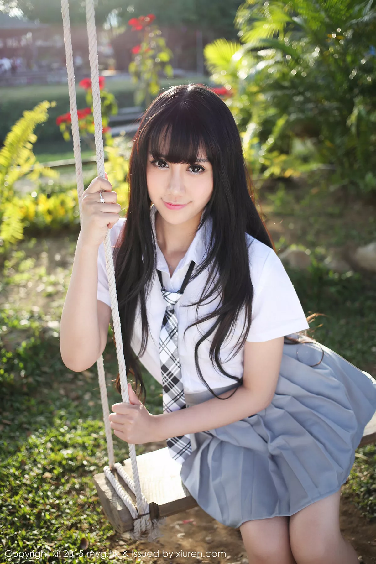 秀人集.com_[MyGirl美媛馆]Vol.096_嫩模杨晓青儿泰国旅拍清纯学生装花丛中的美仙子写真88P