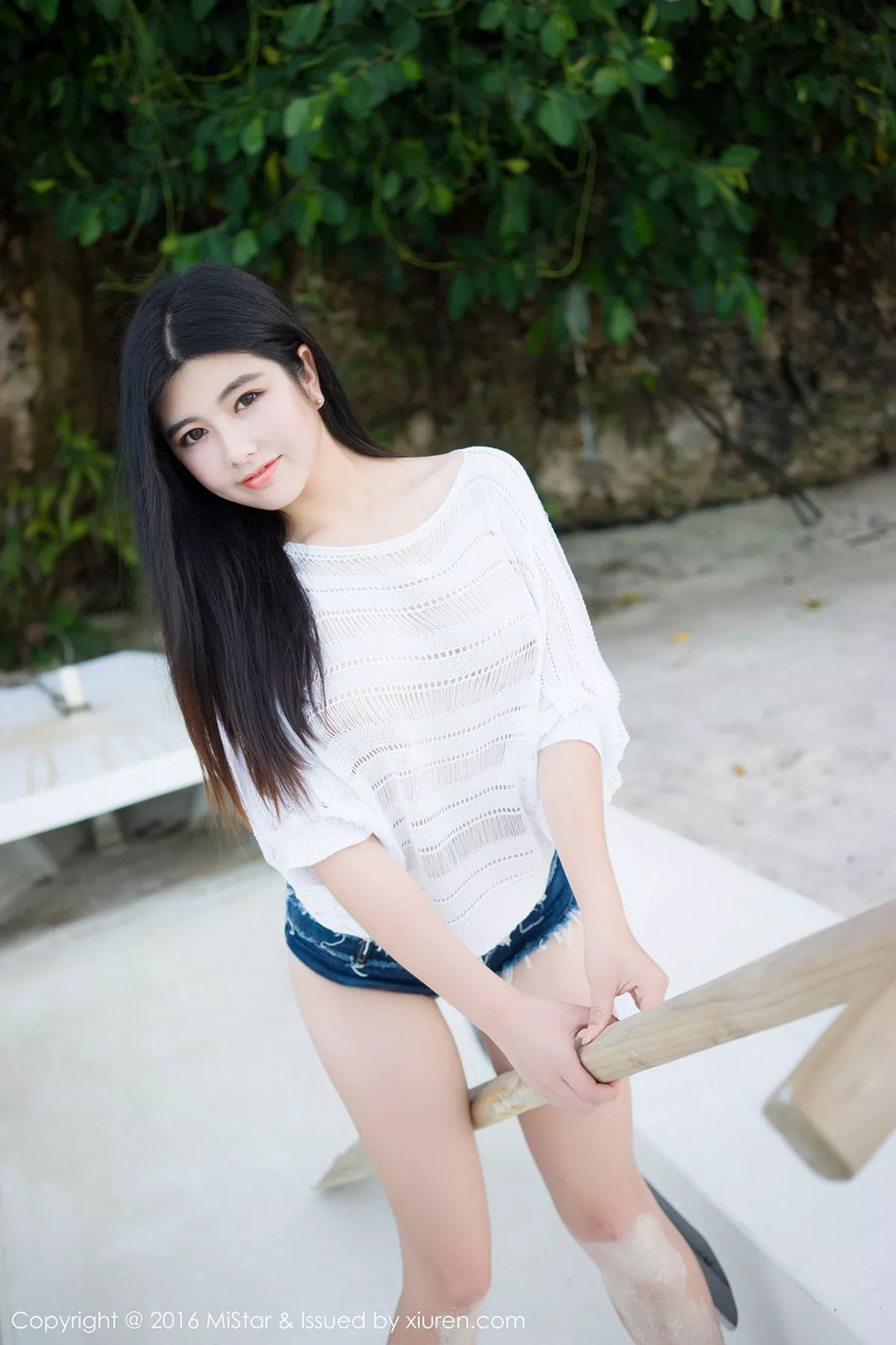 秀人集.com_[MiStar魅妍社]Vol.073_嫩模娜露Selena薄荷岛旅拍白色透视网衣秀豪乳写真60P