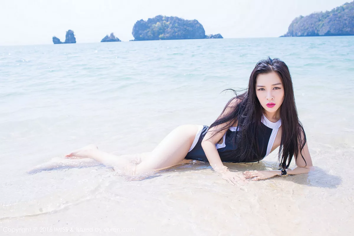 秀人集.com_[IMISS爱蜜社]Vol.085_嫩模戴小唯兰卡威旅拍性感比基尼系列完美身材写真49P