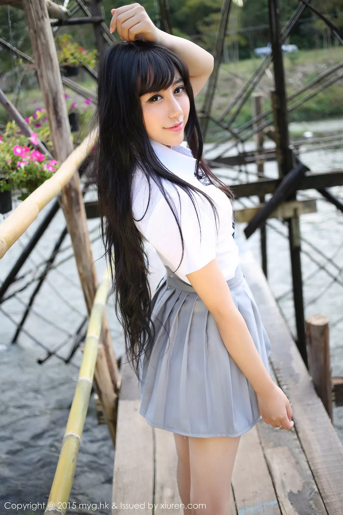 秀人集.com_[MyGirl美媛馆]Vol.096_嫩模杨晓青儿泰国旅拍清纯学生装花丛中的美仙子写真88P