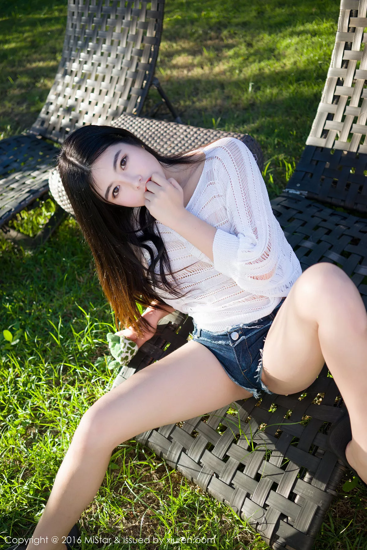 秀人集.com_[MiStar魅妍社]Vol.073_嫩模娜露Selena薄荷岛旅拍白色透视网衣秀豪乳写真60P