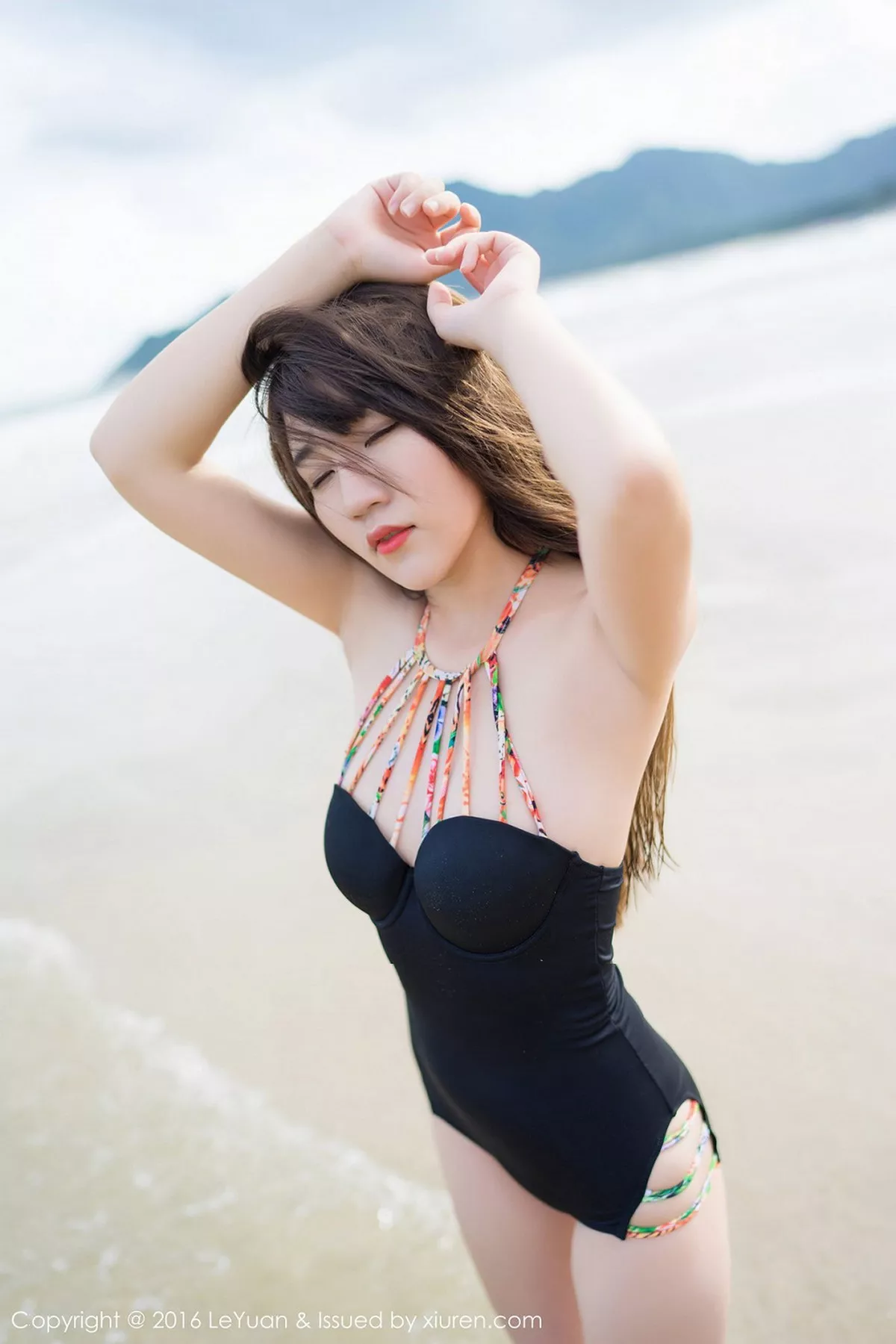 秀人集.com_[LeYuan星乐园]Vol.011_嫩模冷不丁海边性感比基尼白嫩肌肤完美身材迷人写真54P