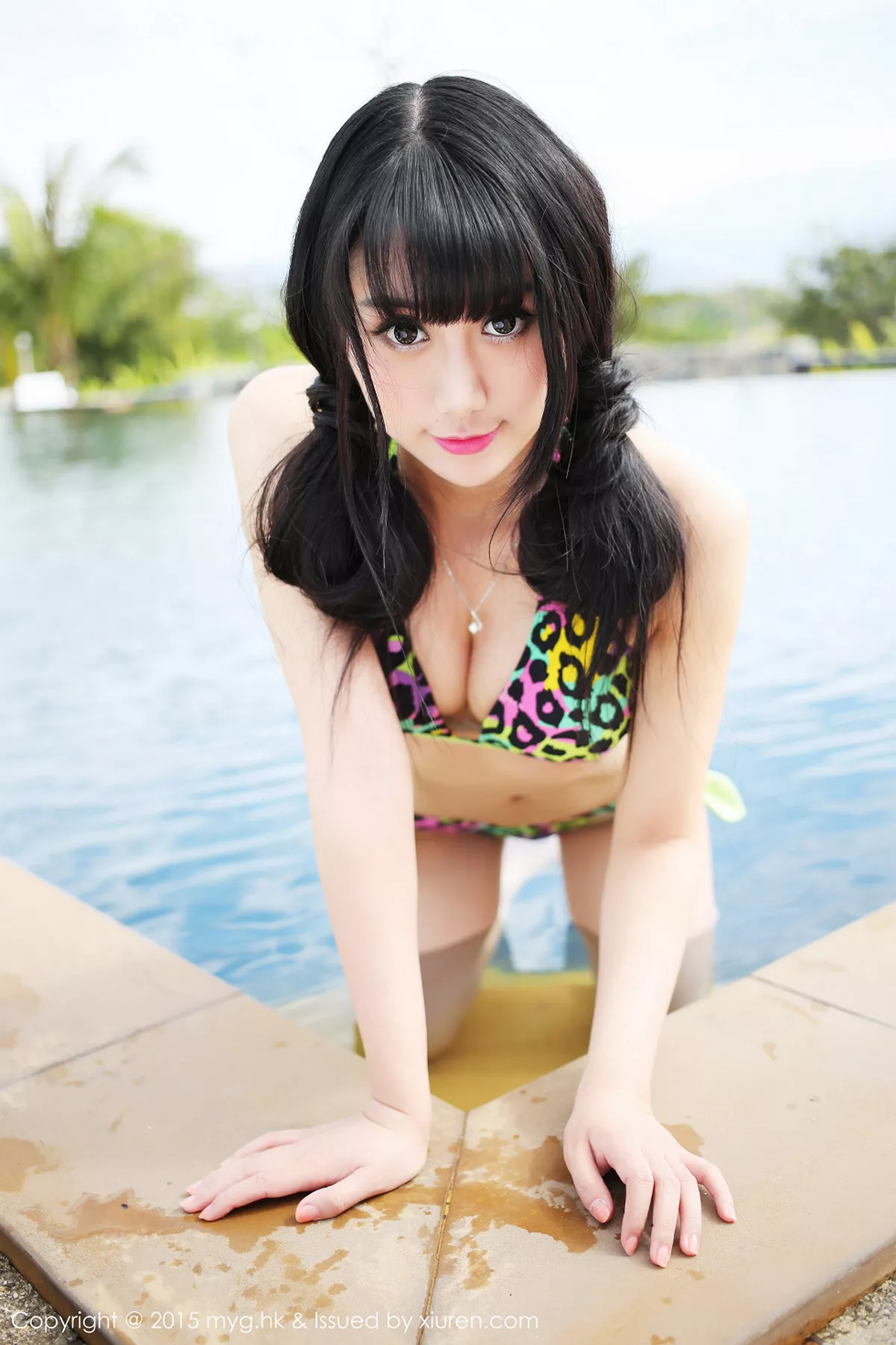 秀人集.com_[MyGirl美媛馆]Vol.096_嫩模杨晓青儿泰国旅拍清纯学生装花丛中的美仙子写真88P