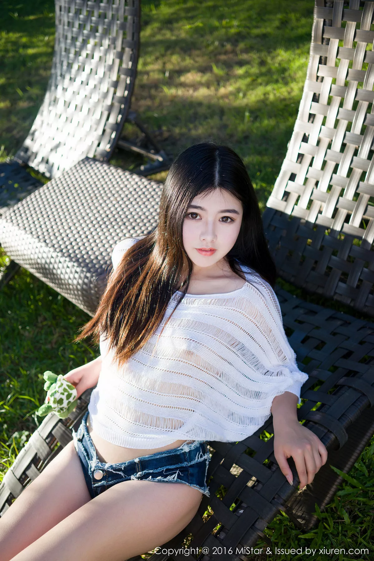 秀人集.com_[MiStar魅妍社]Vol.073_嫩模娜露Selena薄荷岛旅拍白色透视网衣秀豪乳写真60P