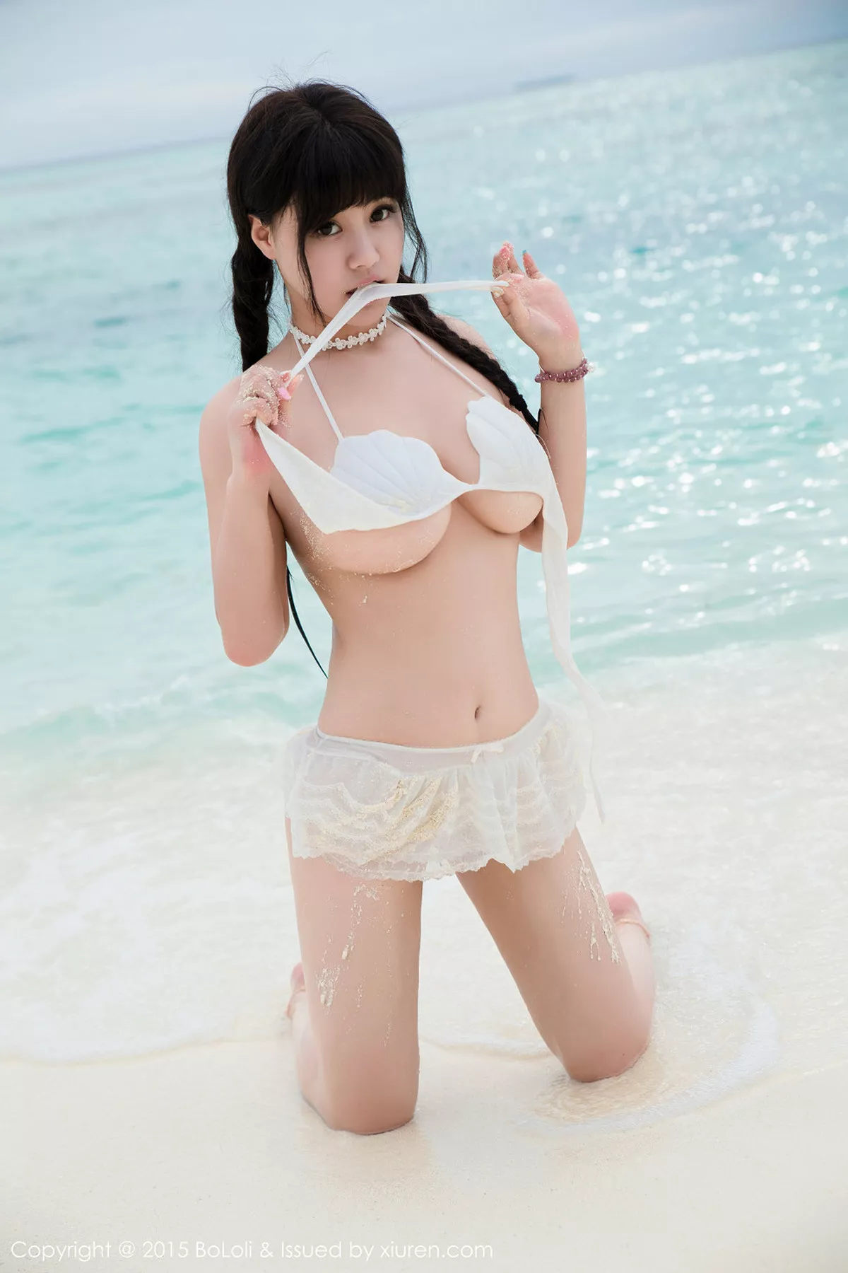 秀人集.com_[BoLoli波萝社]Vol.057_嫩模Barbie可儿泳池里性感比基尼半脱秀豪乳诱惑写真49P