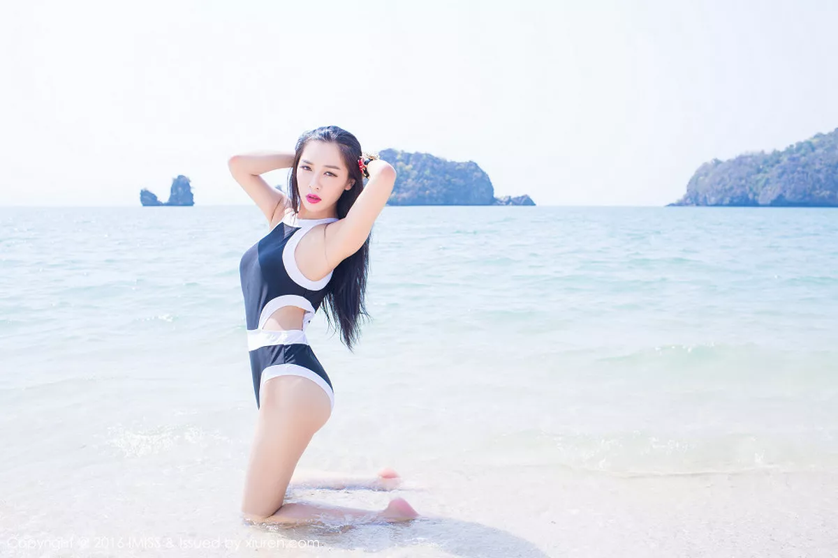 秀人集.com_[IMISS爱蜜社]Vol.085_嫩模戴小唯兰卡威旅拍性感比基尼系列完美身材写真49P