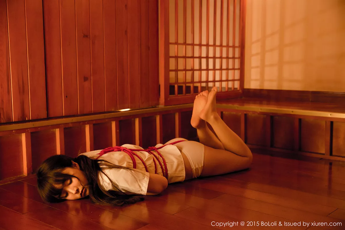 秀人集.com_[BoLoli波萝社]Vol.052_嫩模柳侑绮Sevenbaby网状毛线内衣水中湿身诱惑写真49P