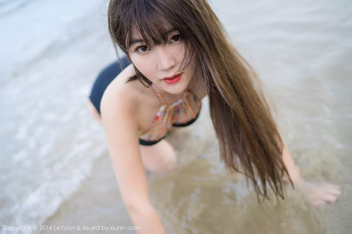 秀人集.com_[LeYuan星乐园]Vol.011_嫩模冷不丁海边性感比基尼白嫩肌肤完美身材迷人写真54P