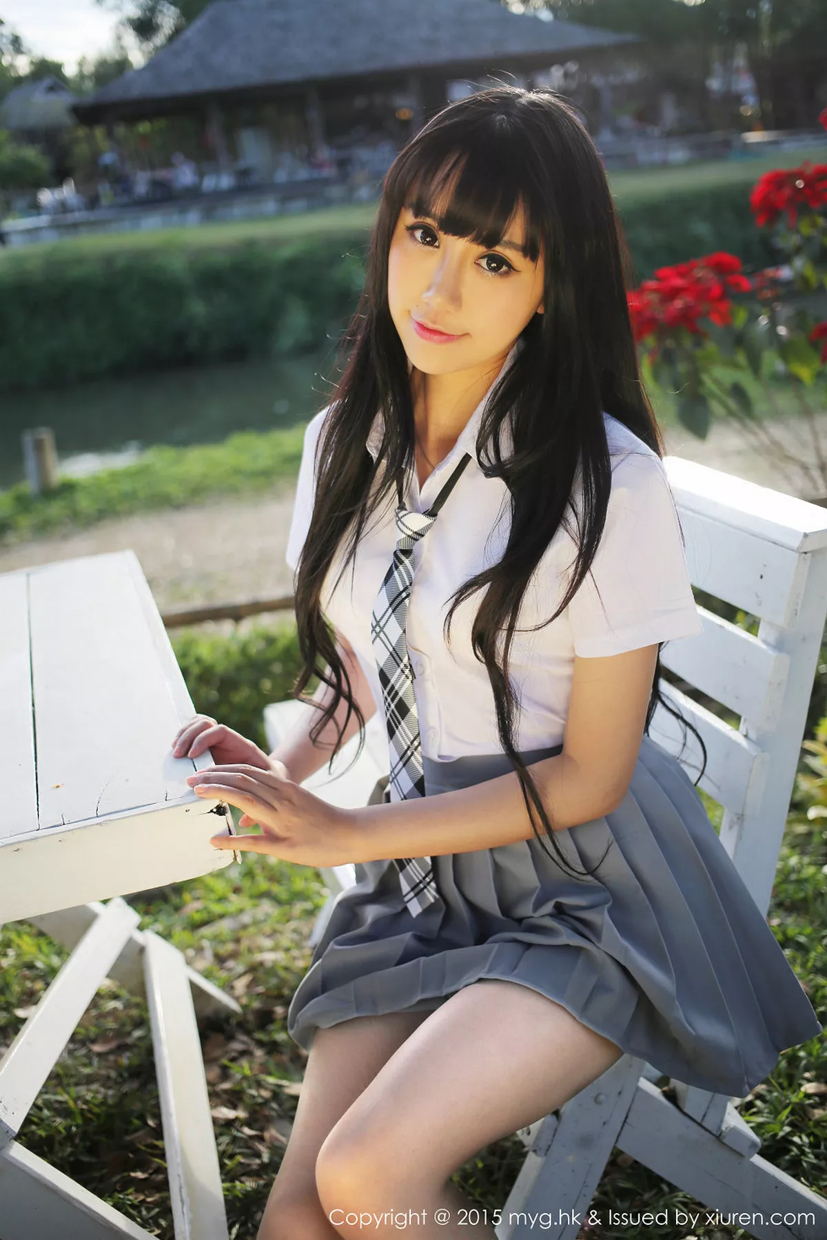 秀人集.com_[MyGirl美媛馆]Vol.096_嫩模杨晓青儿泰国旅拍清纯学生装花丛中的美仙子写真88P